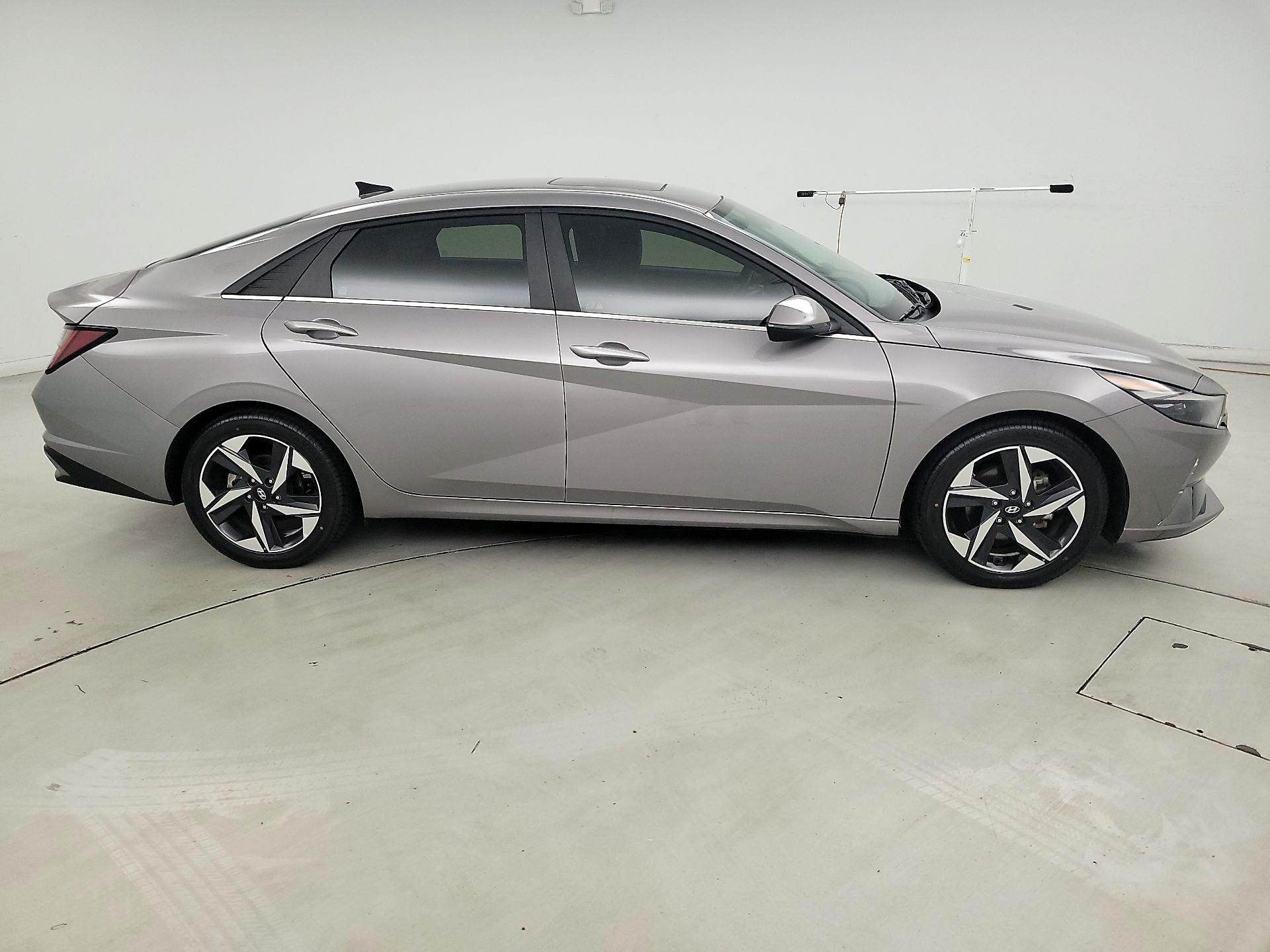 Thumbnail: 2021 Hyundai Elantra - 4
