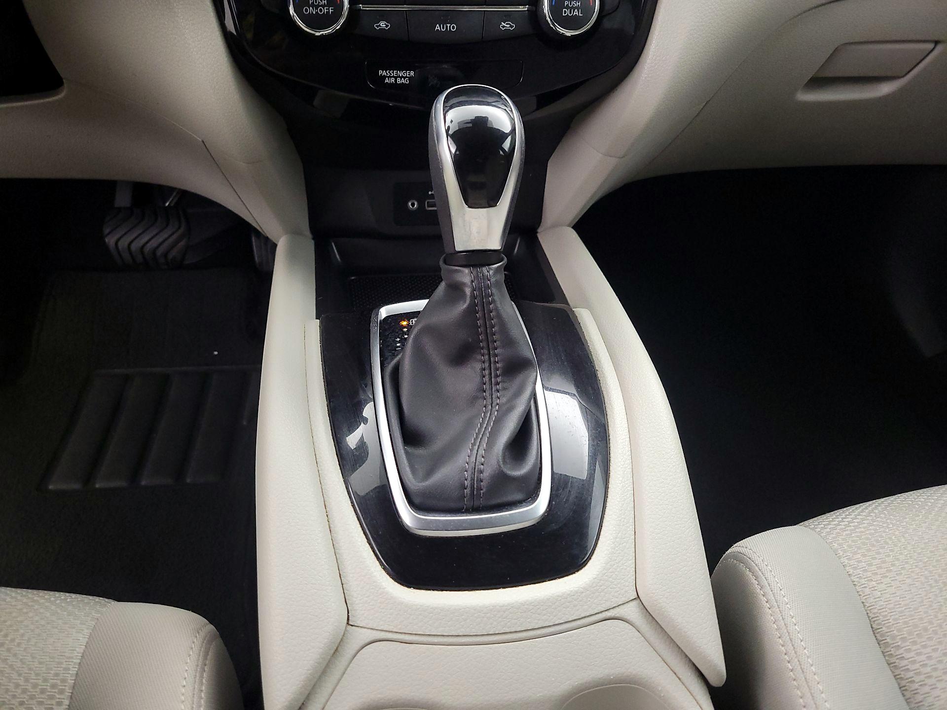 Thumbnail: 2019 Nissan Rogue Sport - 15