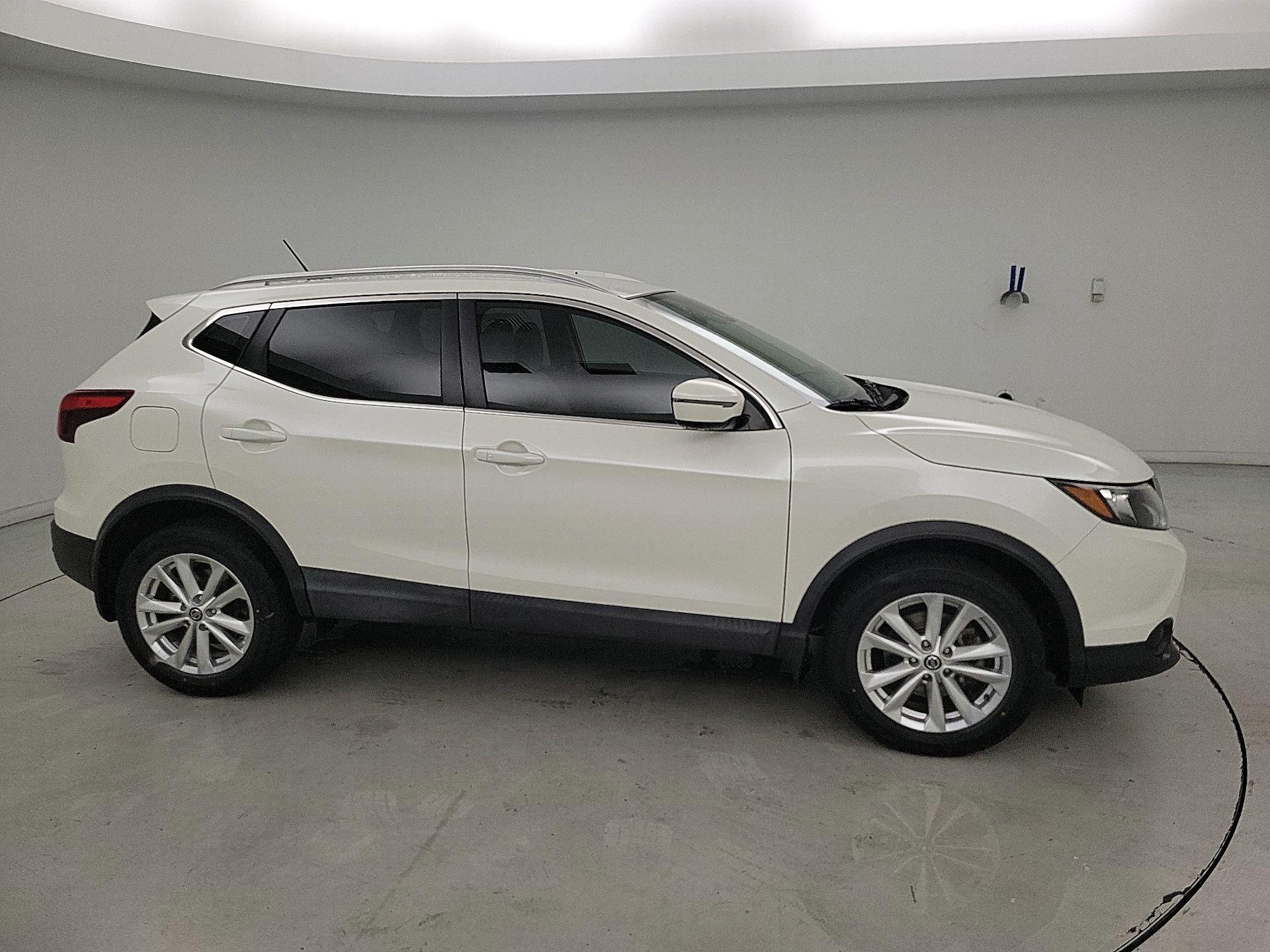 Thumbnail: 2019 Nissan Rogue Sport - 4