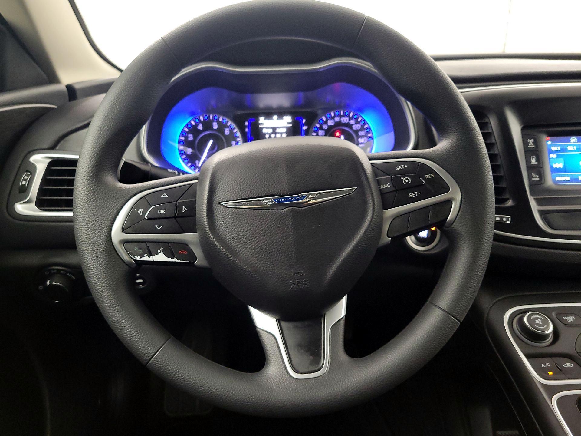 Thumbnail: 2015 Chrysler 200 - 10