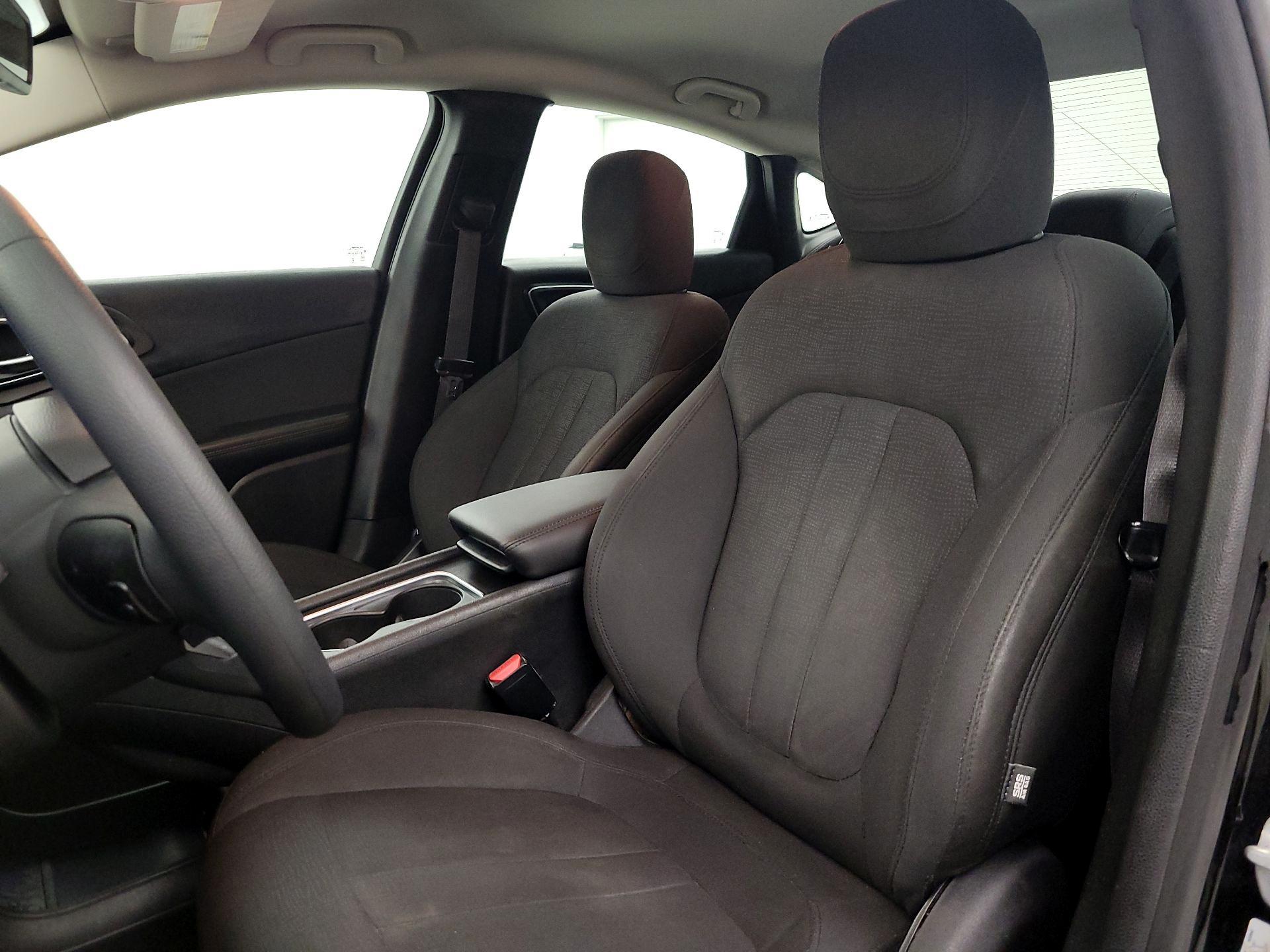 Thumbnail: 2015 Chrysler 200 - 11