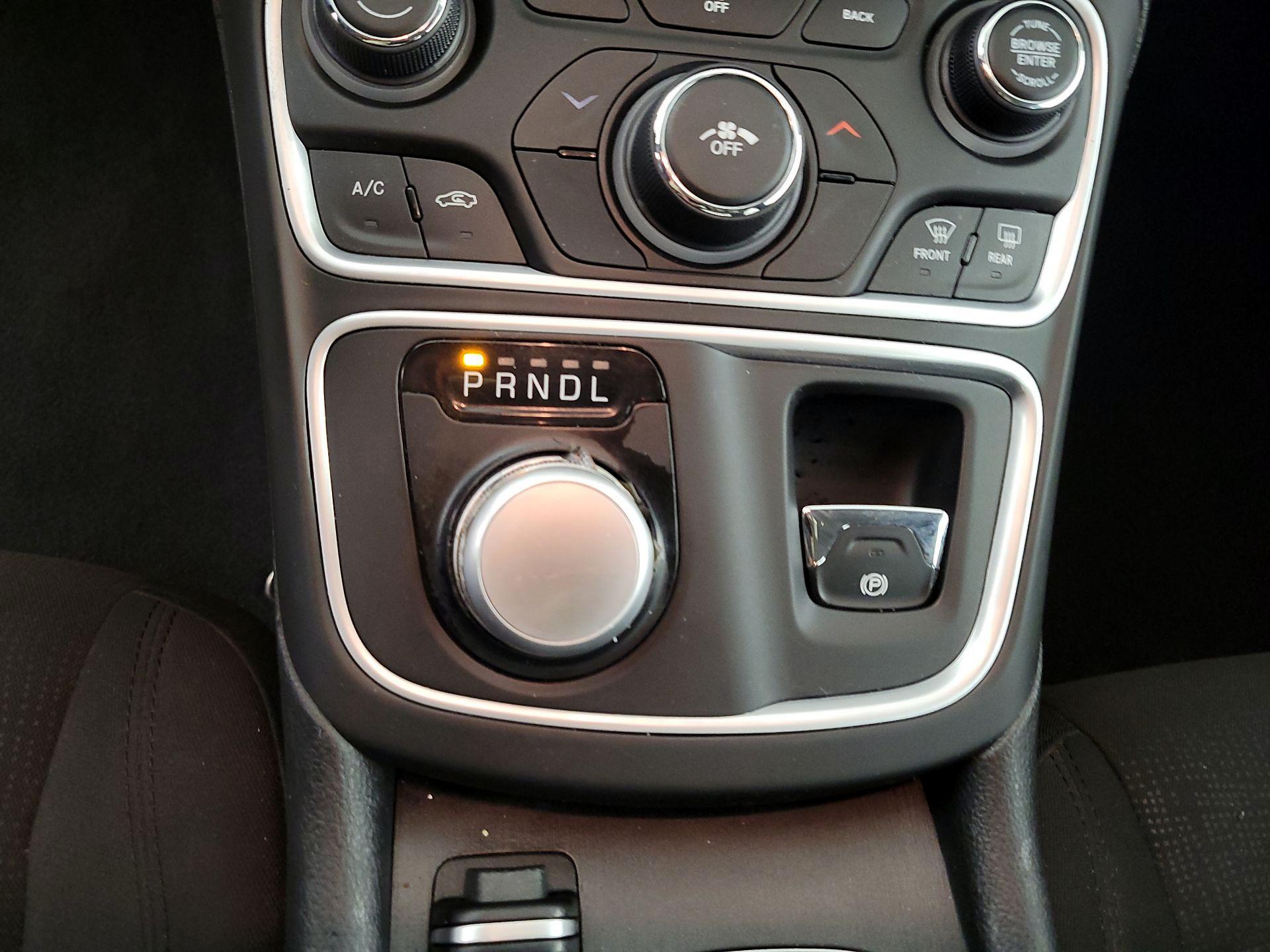 Thumbnail: 2015 Chrysler 200 - 16