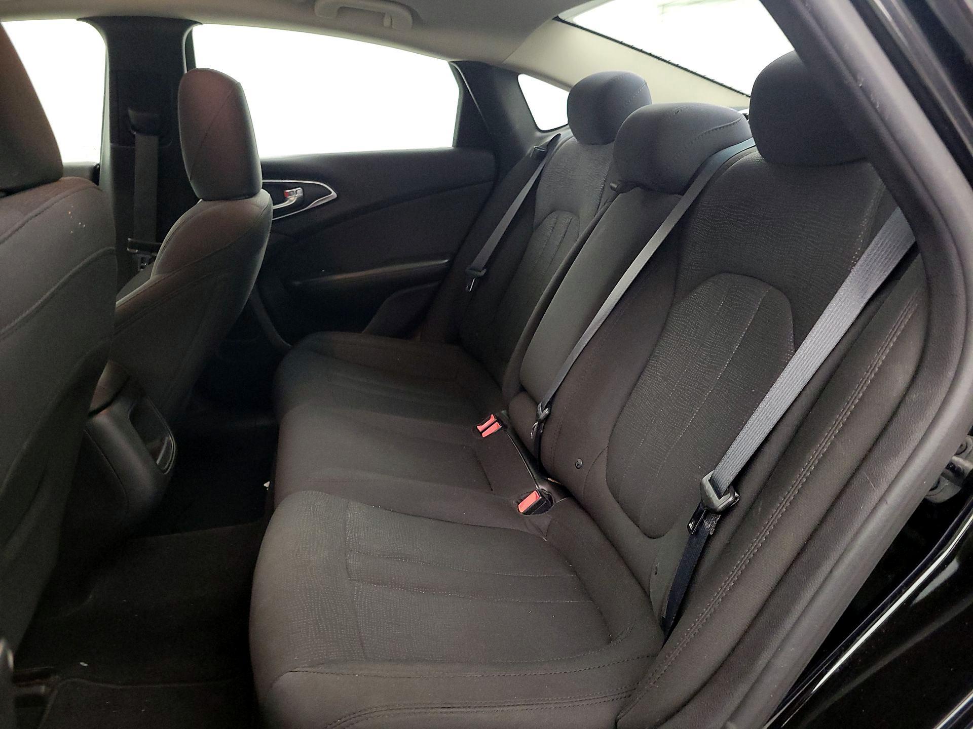 Thumbnail: 2015 Chrysler 200 - 18