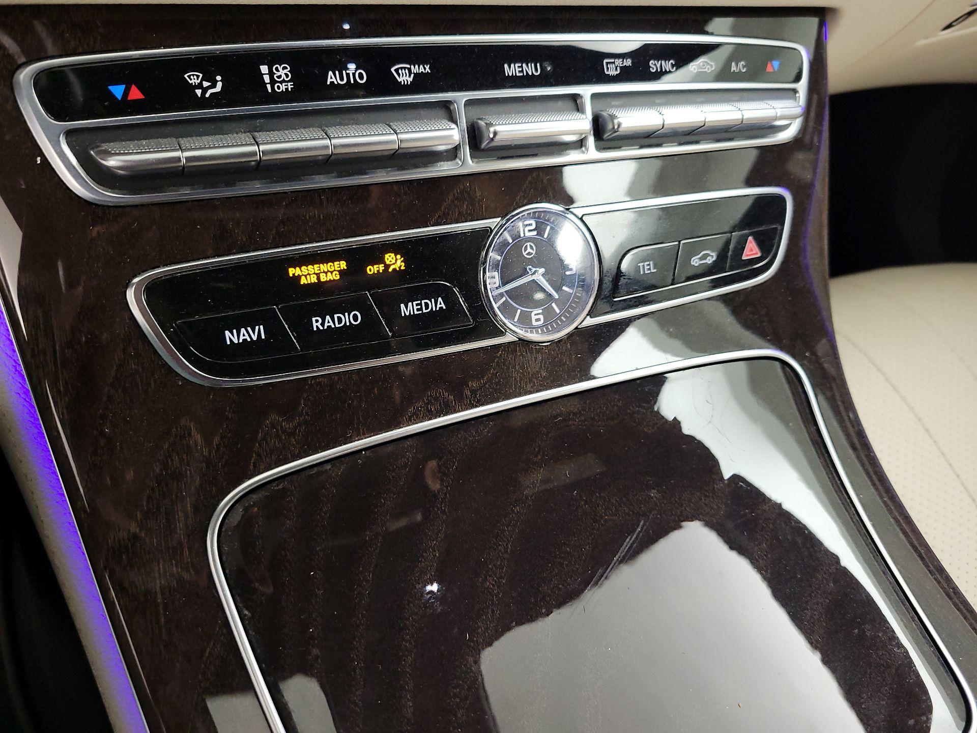 Thumbnail: 2019 Mercedes-Benz E-Class - 17