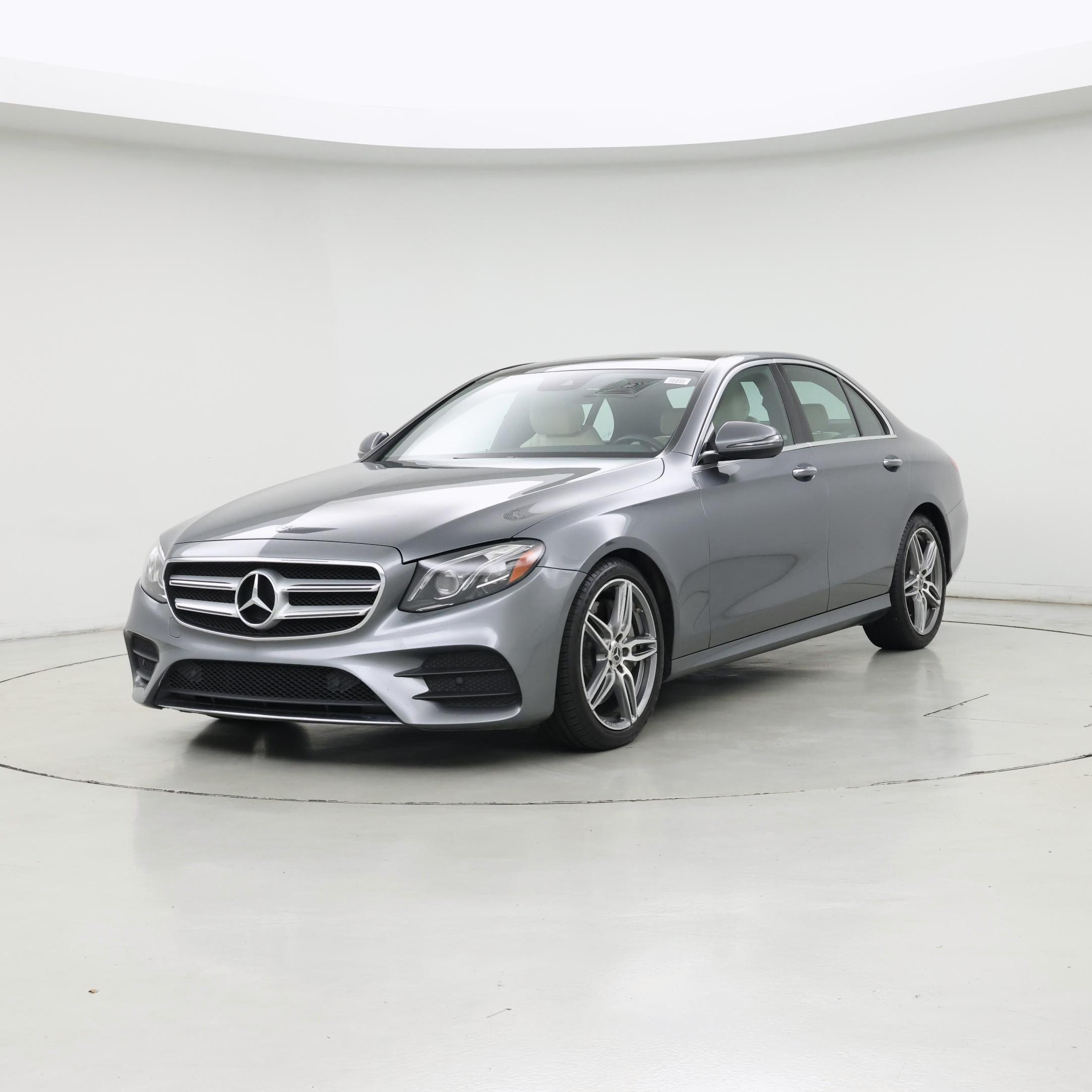 Thumbnail: 2019 Mercedes-Benz E-Class - 4