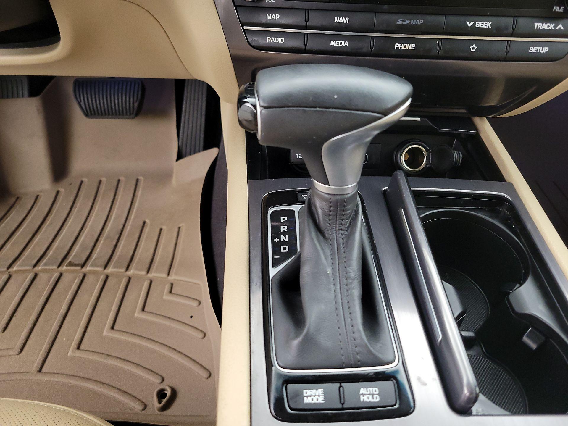 Thumbnail: 2019 Genesis G80 - 16