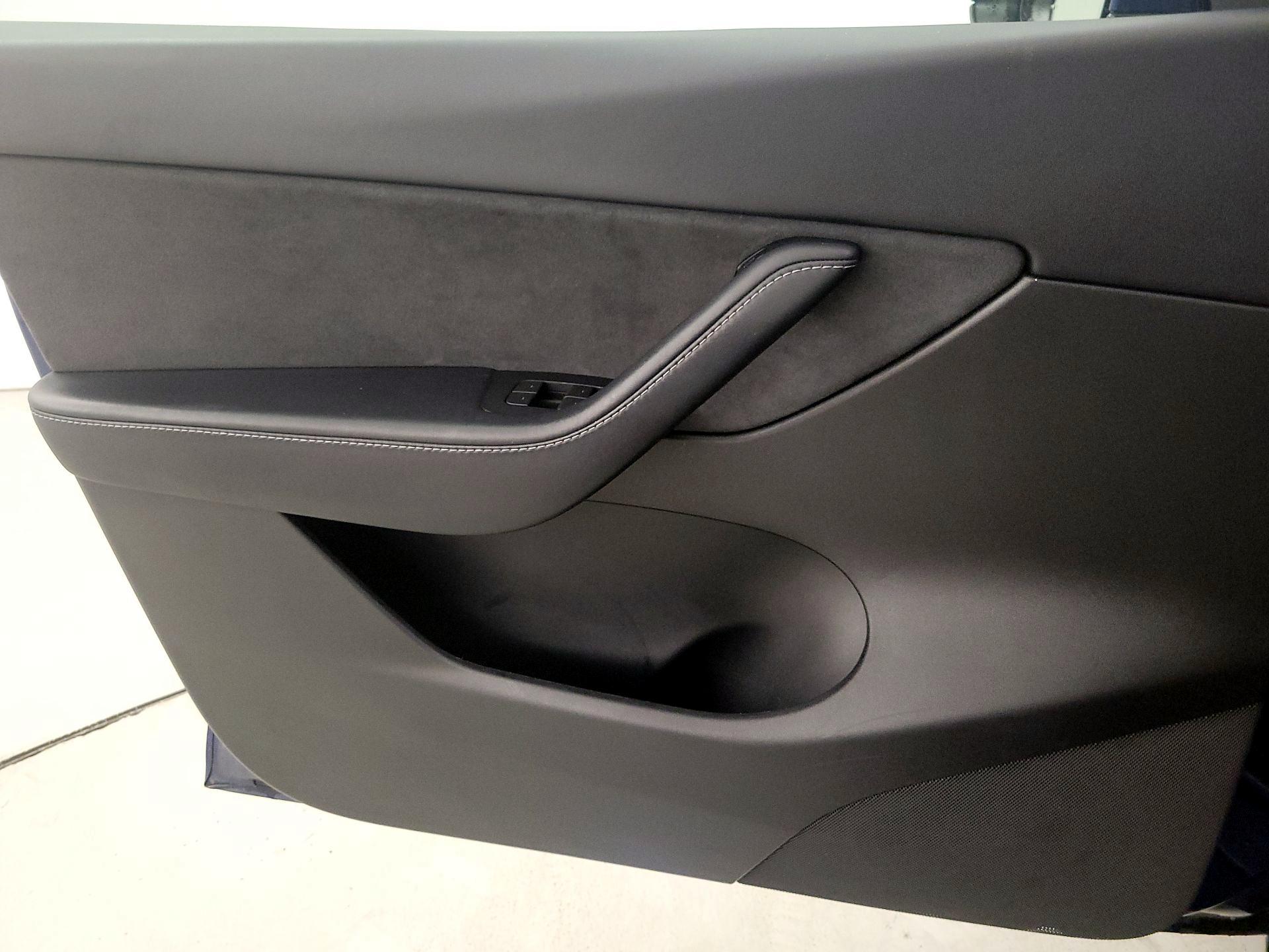 Thumbnail: 2022 Tesla Model Y - 10