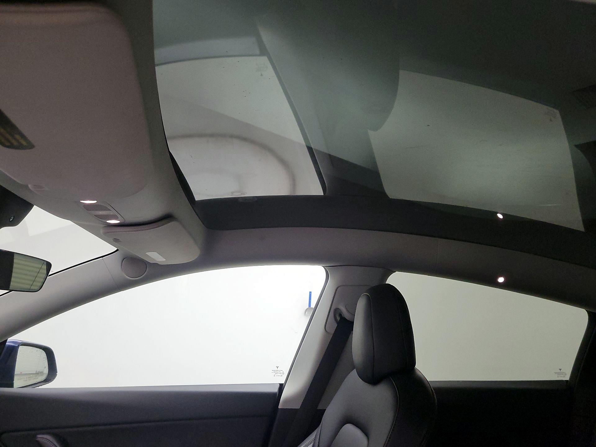 Thumbnail: 2022 Tesla Model Y - 17