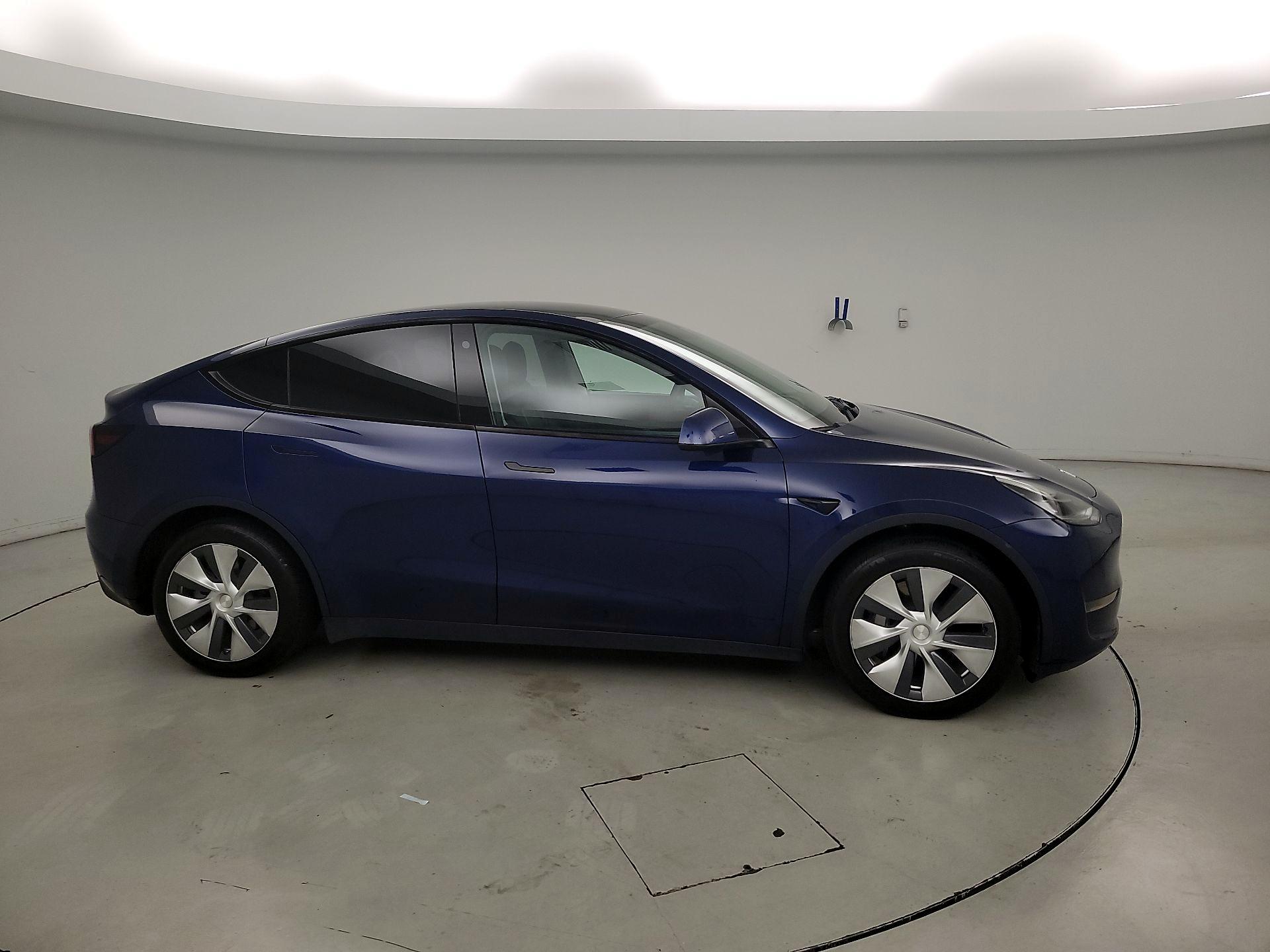 Thumbnail: 2022 Tesla Model Y - 4