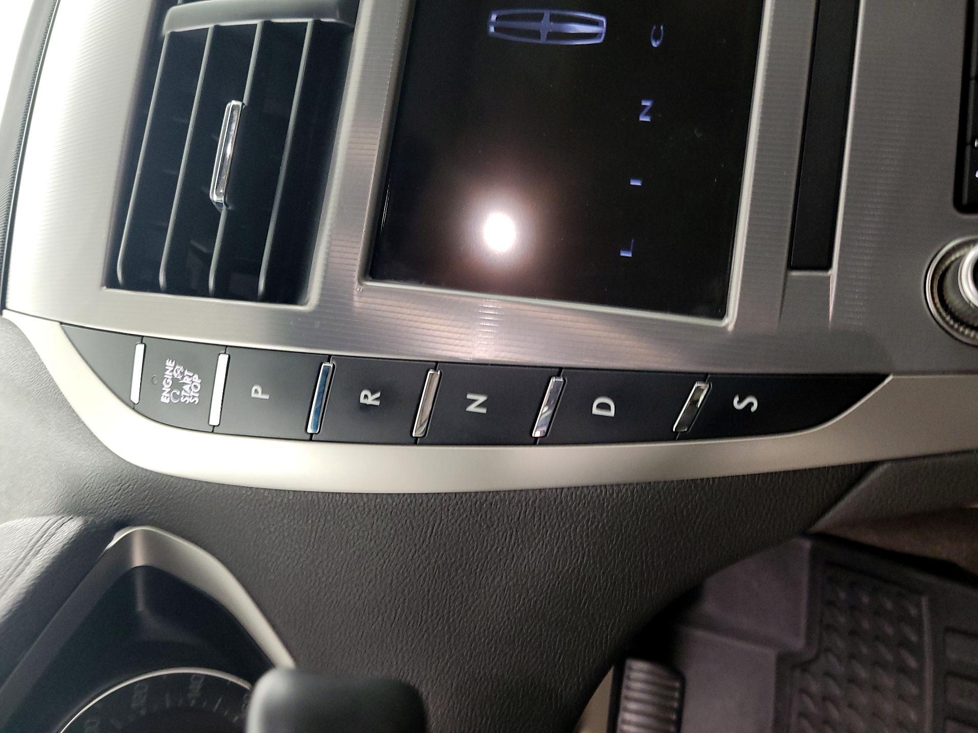 Thumbnail: 2020 Lincoln MKZ - 17