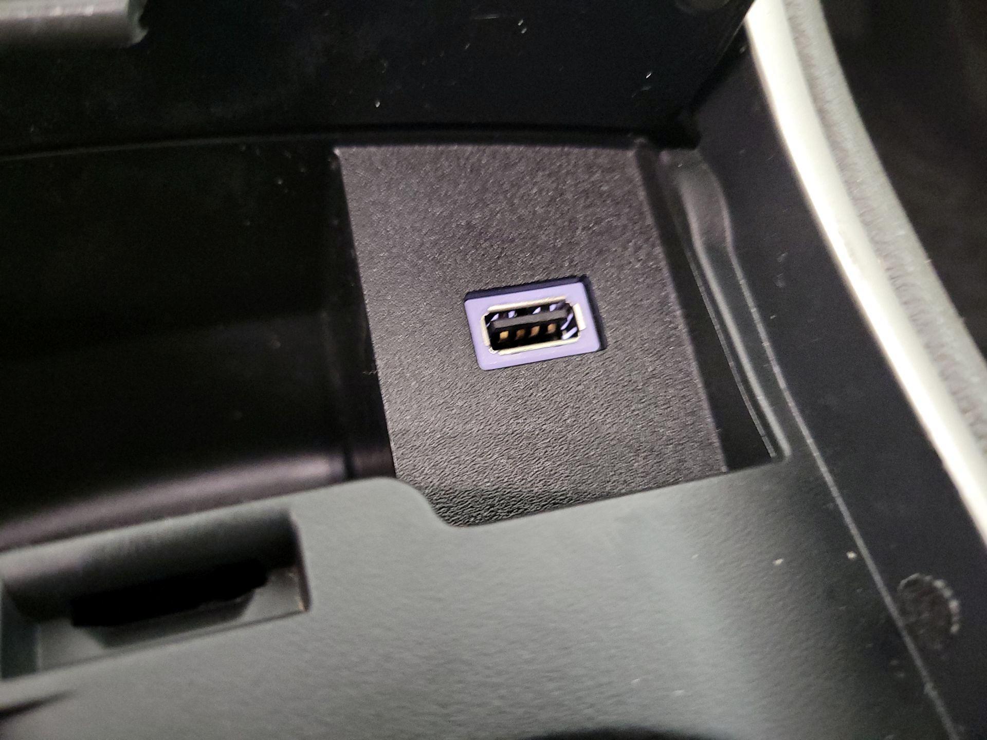 Thumbnail: 2020 Lincoln MKZ - 18