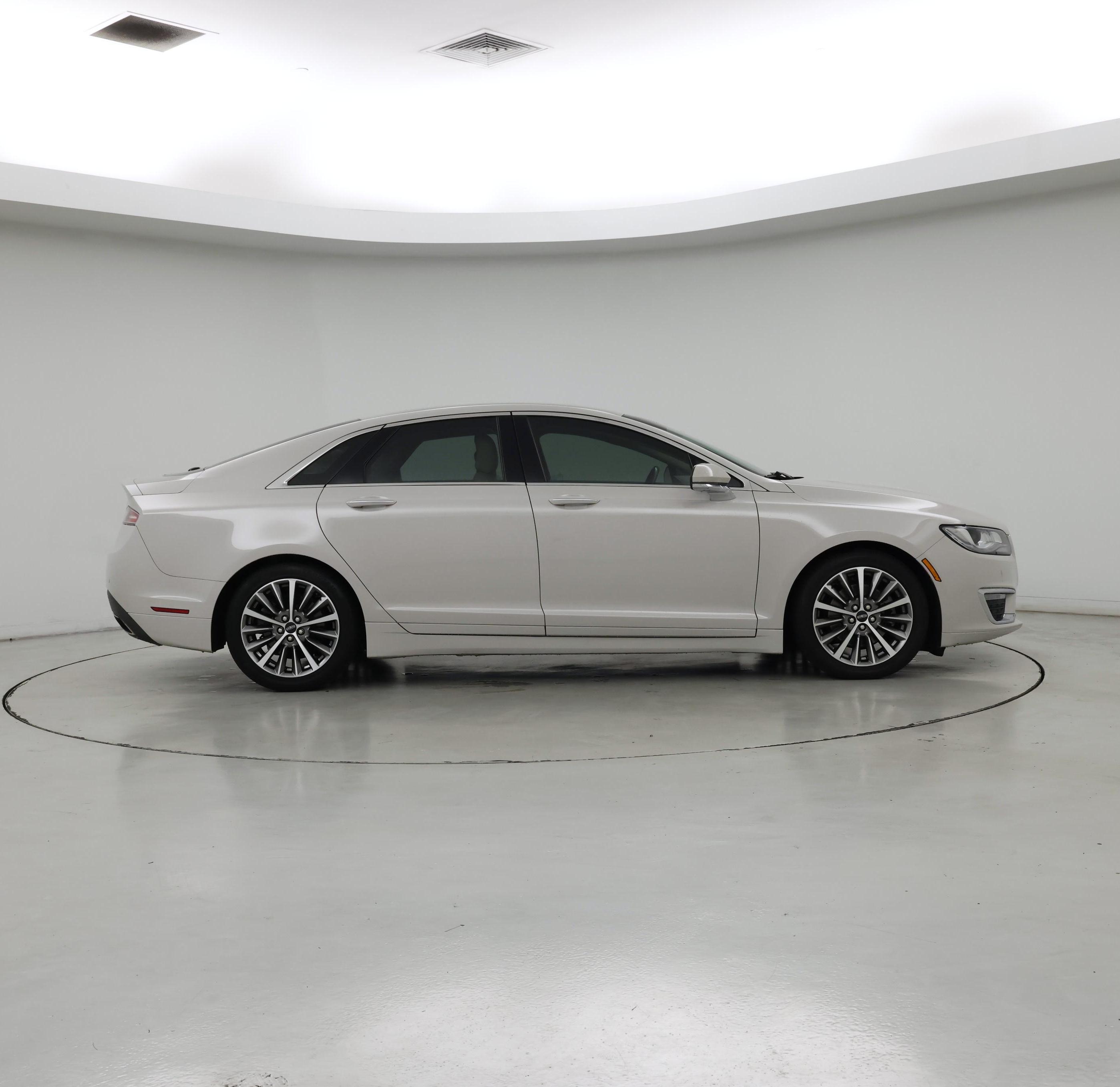 Thumbnail: 2020 Lincoln MKZ - 7