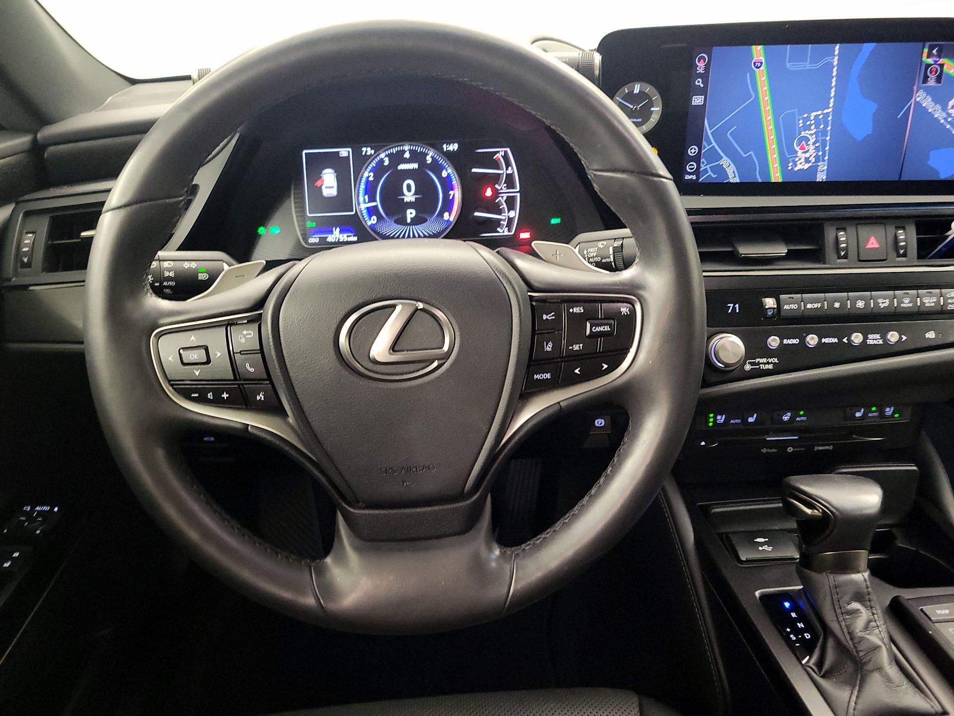 Thumbnail: 2022 Lexus ES - 10