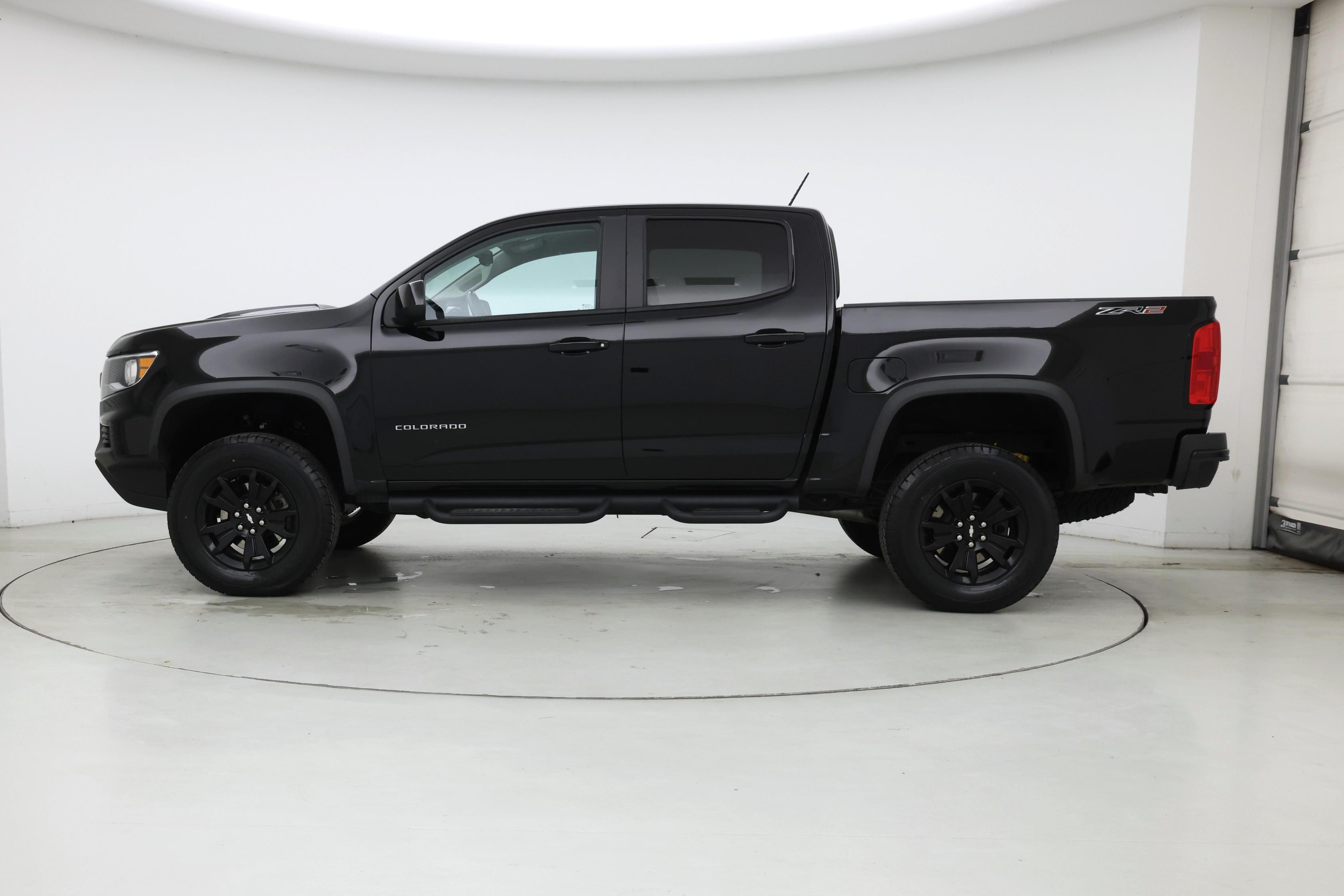 Thumbnail: 2022 Chevrolet Colorado - 3