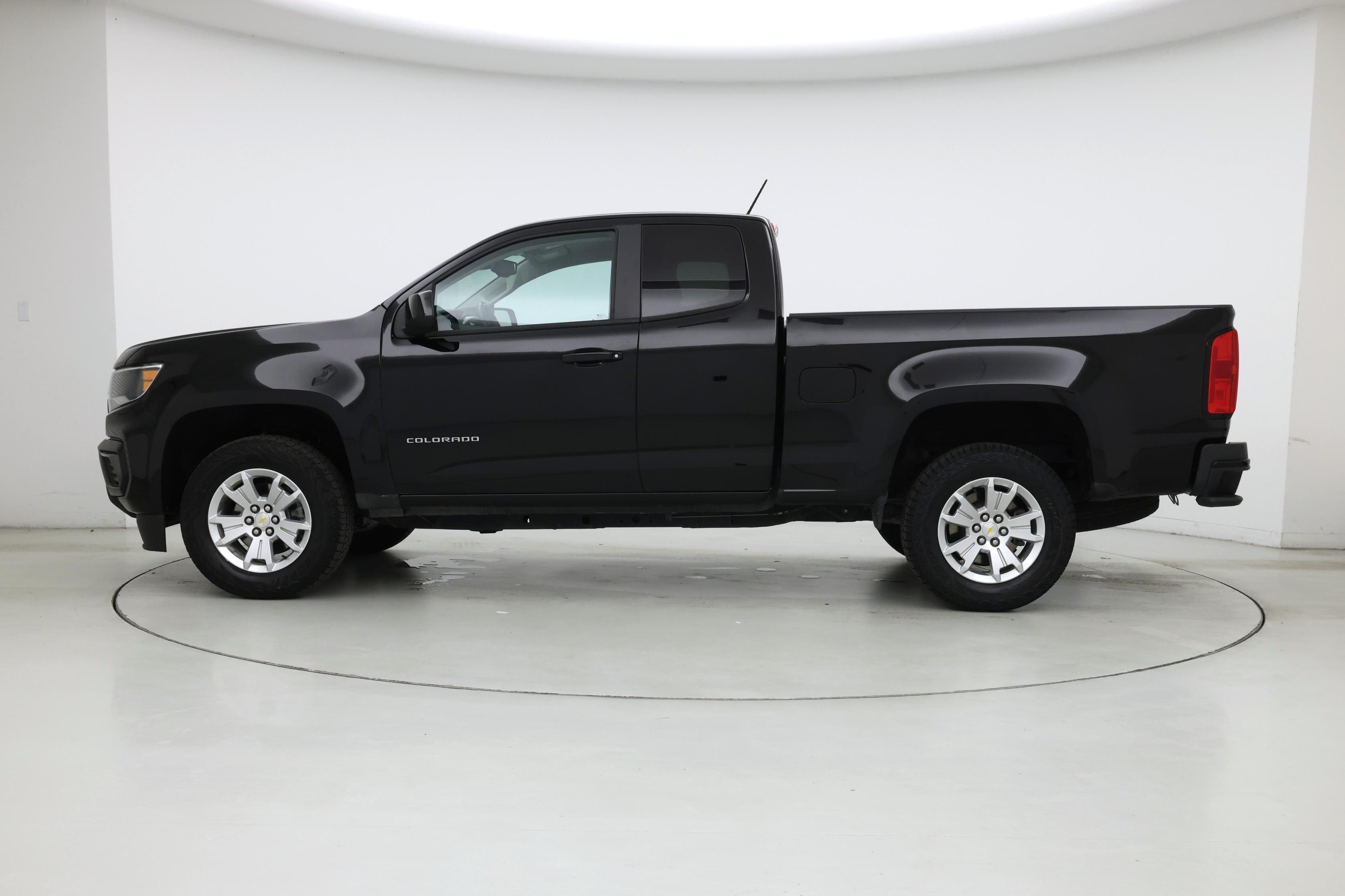 Thumbnail: 2022 Chevrolet Colorado - 3