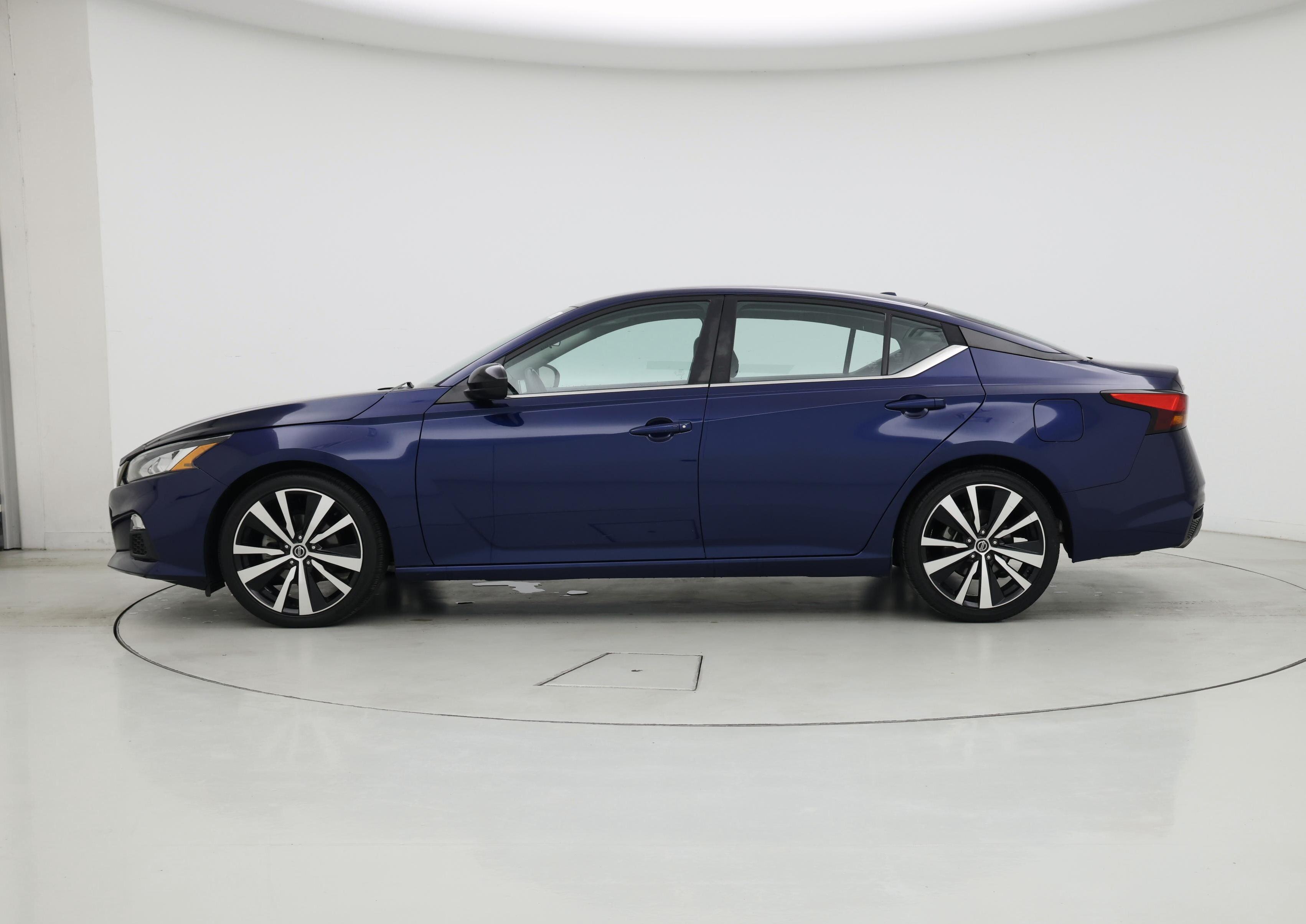 Thumbnail: 2020 Nissan Altima - 3