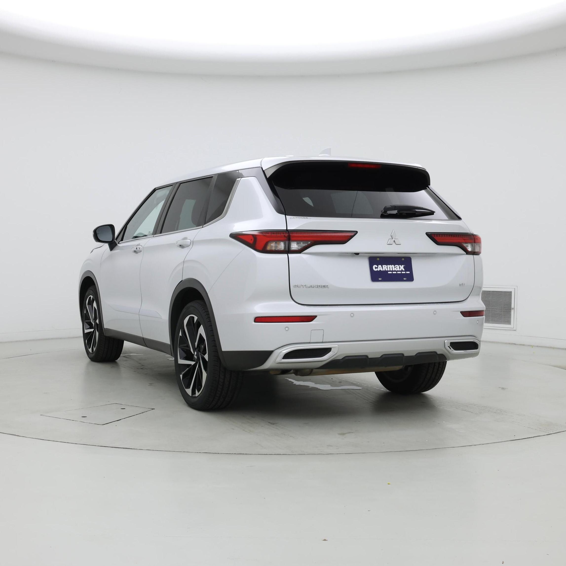 Thumbnail: 2022 Mitsubishi Outlander - 2