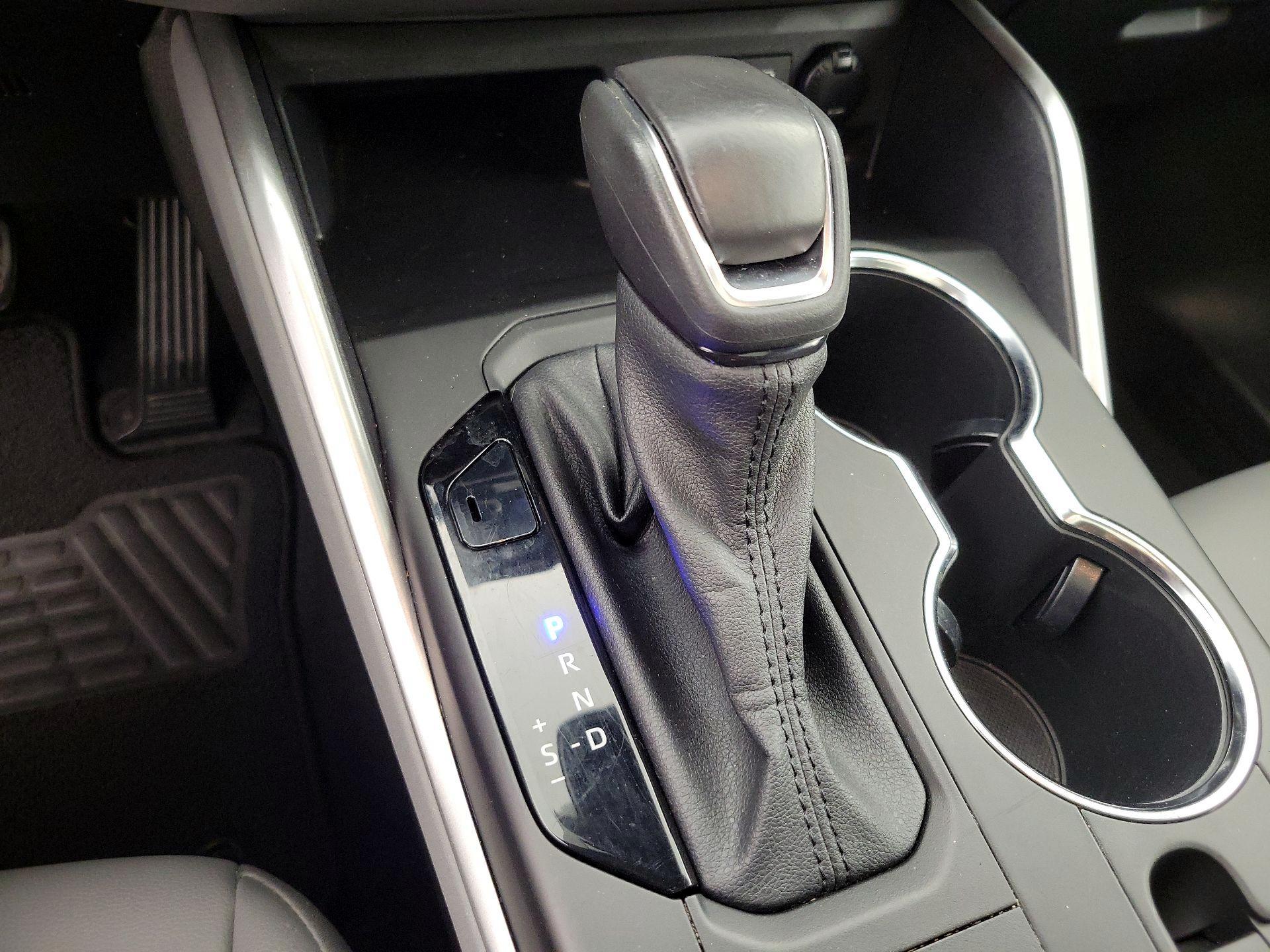 Thumbnail: 2022 Toyota Highlander - 17