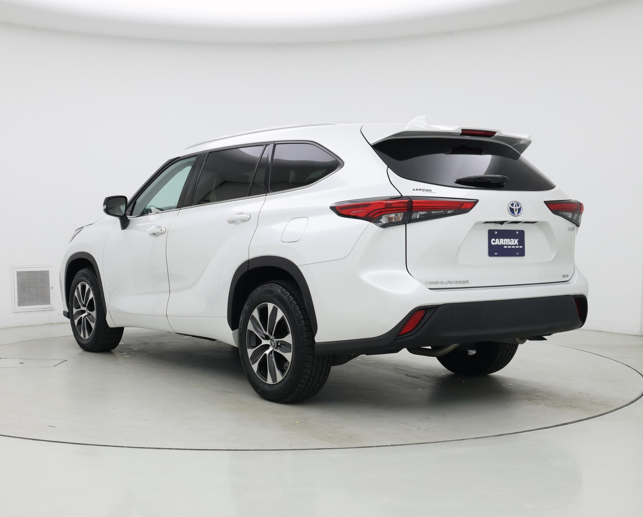 Thumbnail: 2022 Toyota Highlander - 2
