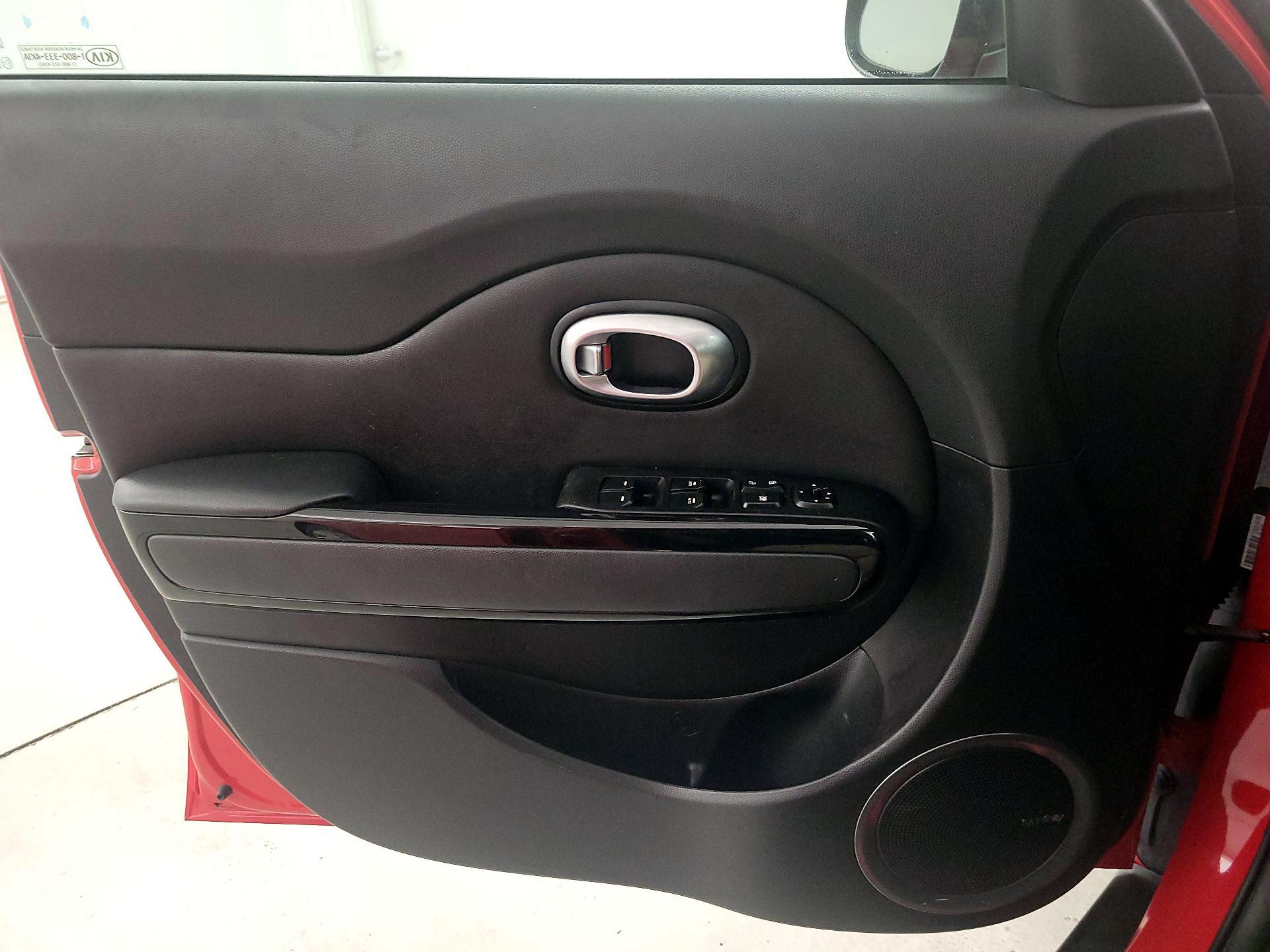 Thumbnail: 2016 Kia Soul - 12