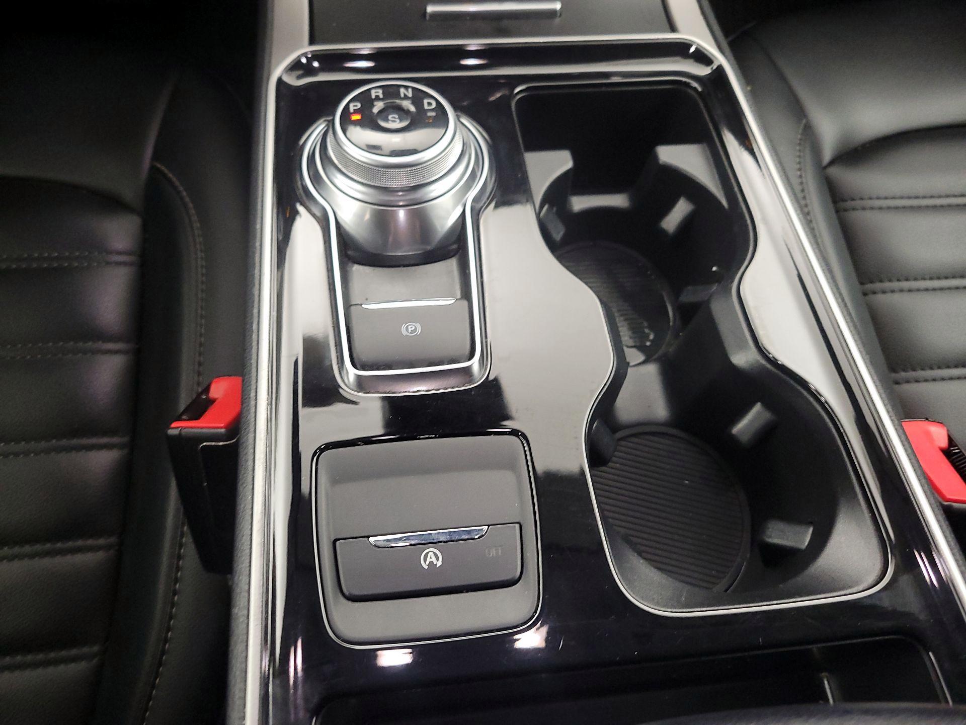 Thumbnail: 2020 Ford Edge - 18
