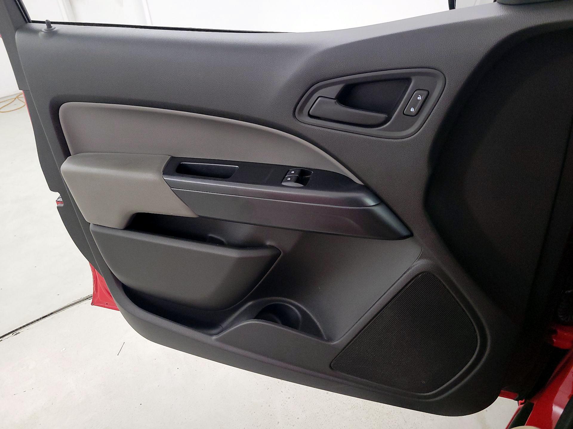 Thumbnail: 2018 Chevrolet Colorado - 12