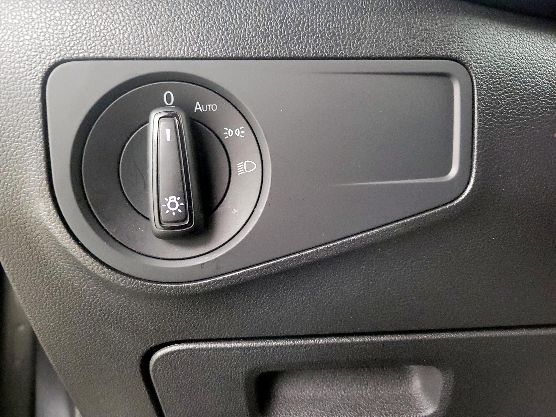 Thumbnail: 2019 Volkswagen Tiguan - 13