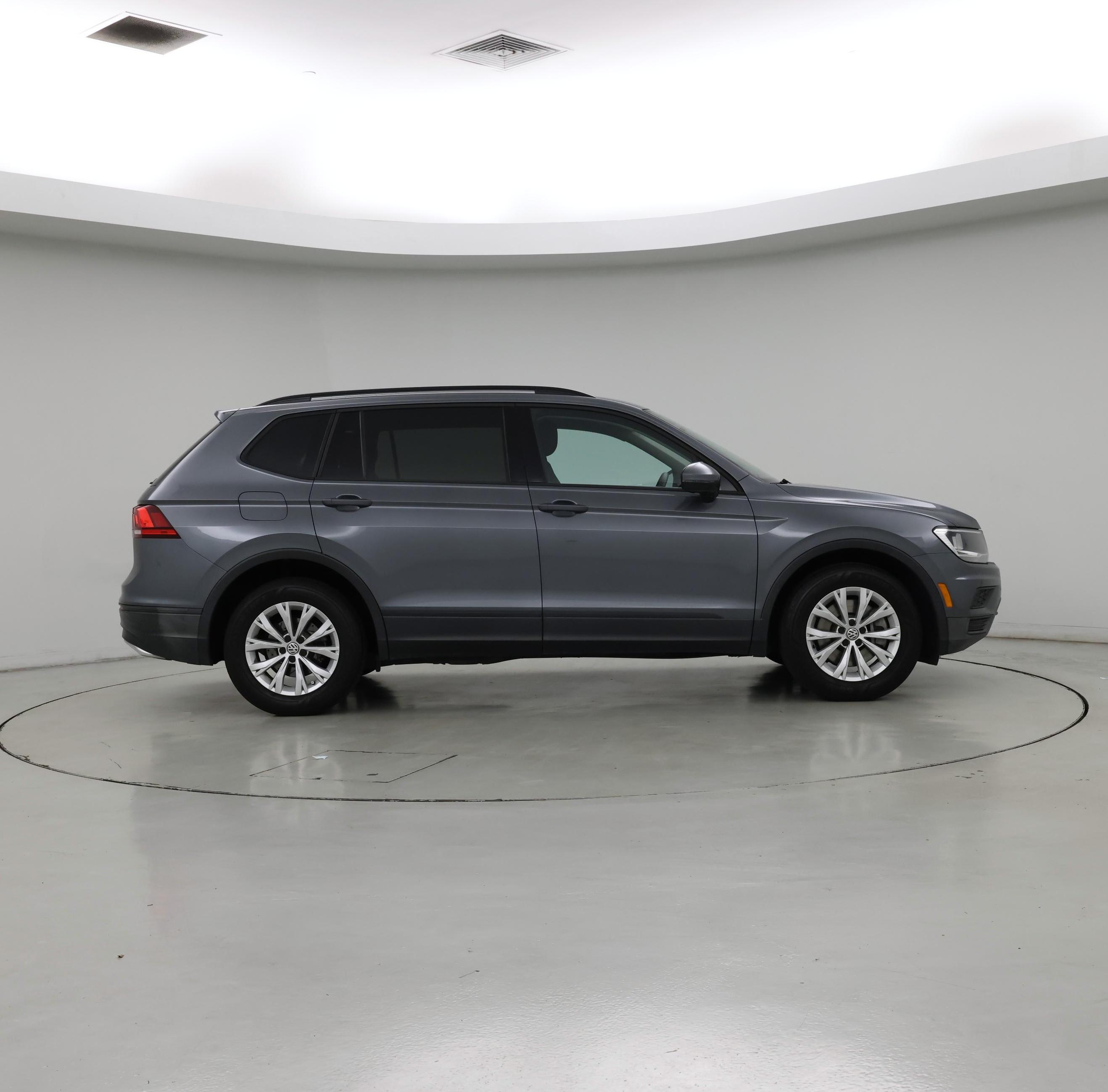Thumbnail: 2019 Volkswagen Tiguan - 7