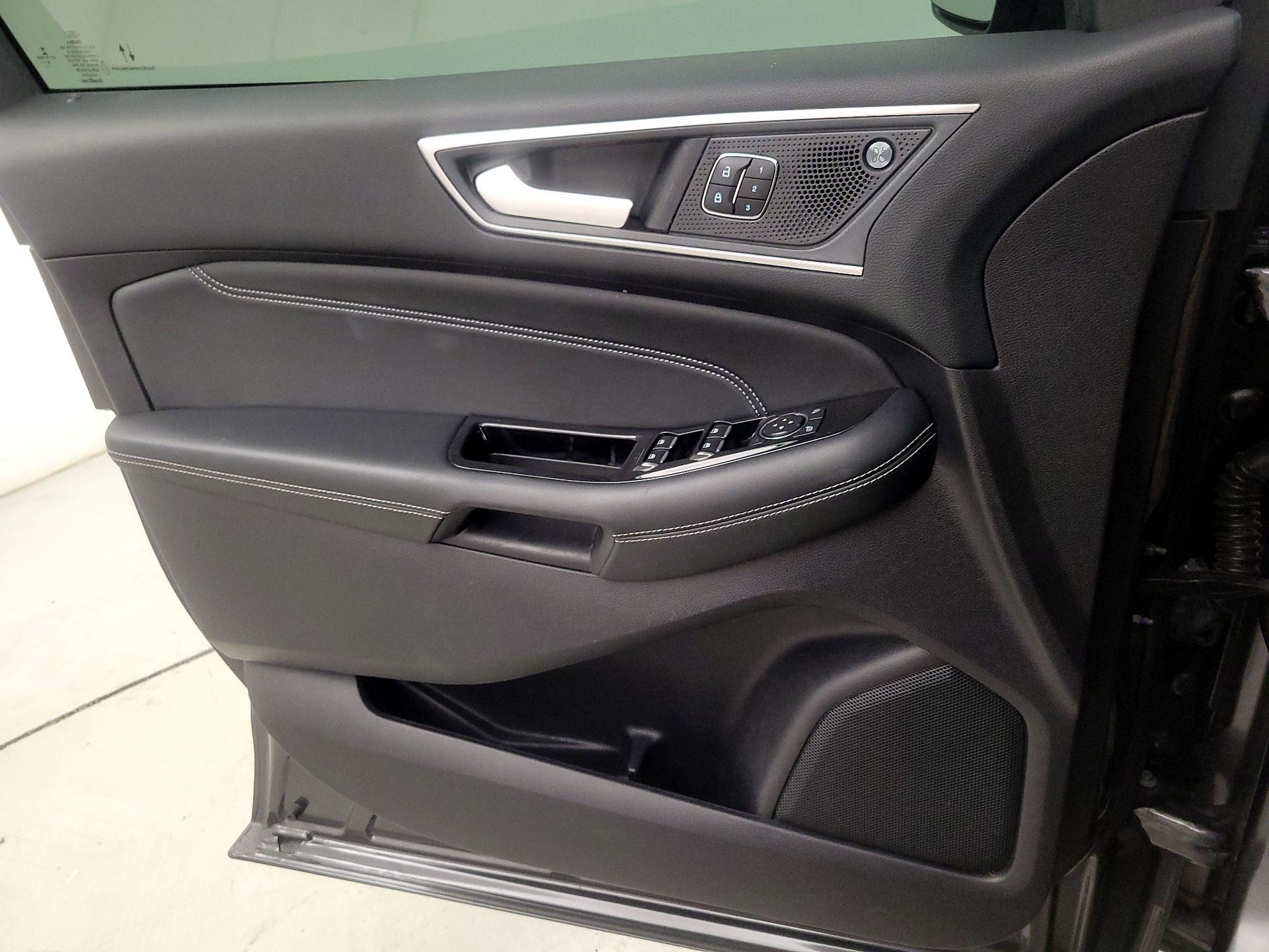 Thumbnail: 2020 Ford Edge - 12