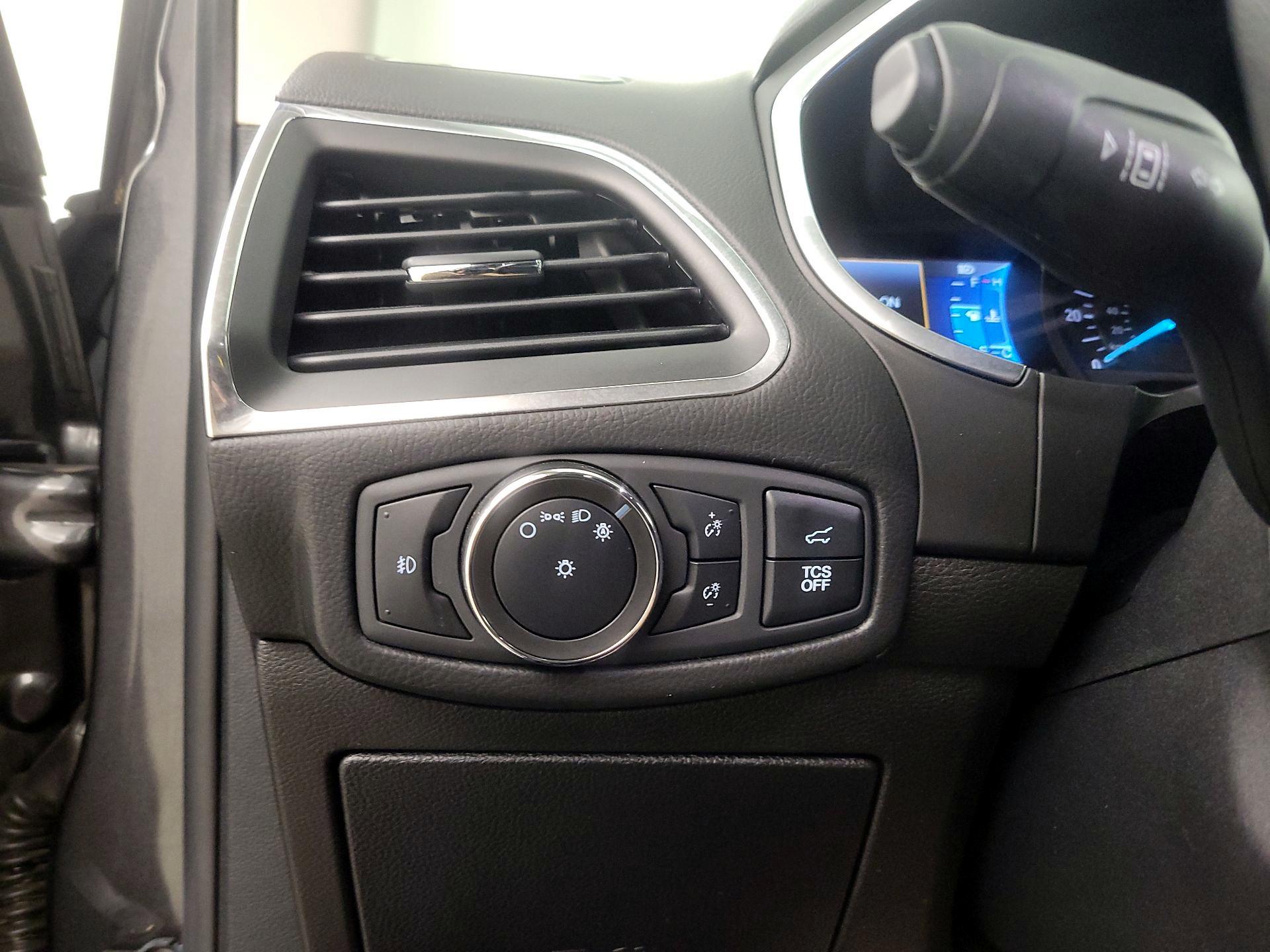 Thumbnail: 2020 Ford Edge - 13