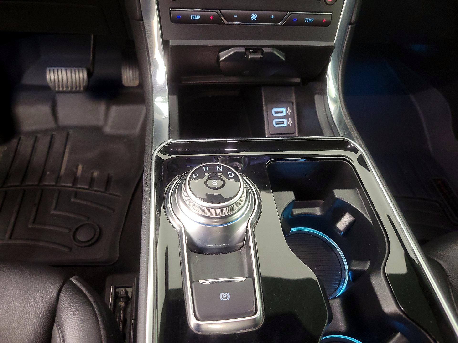 Thumbnail: 2020 Ford Edge - 18