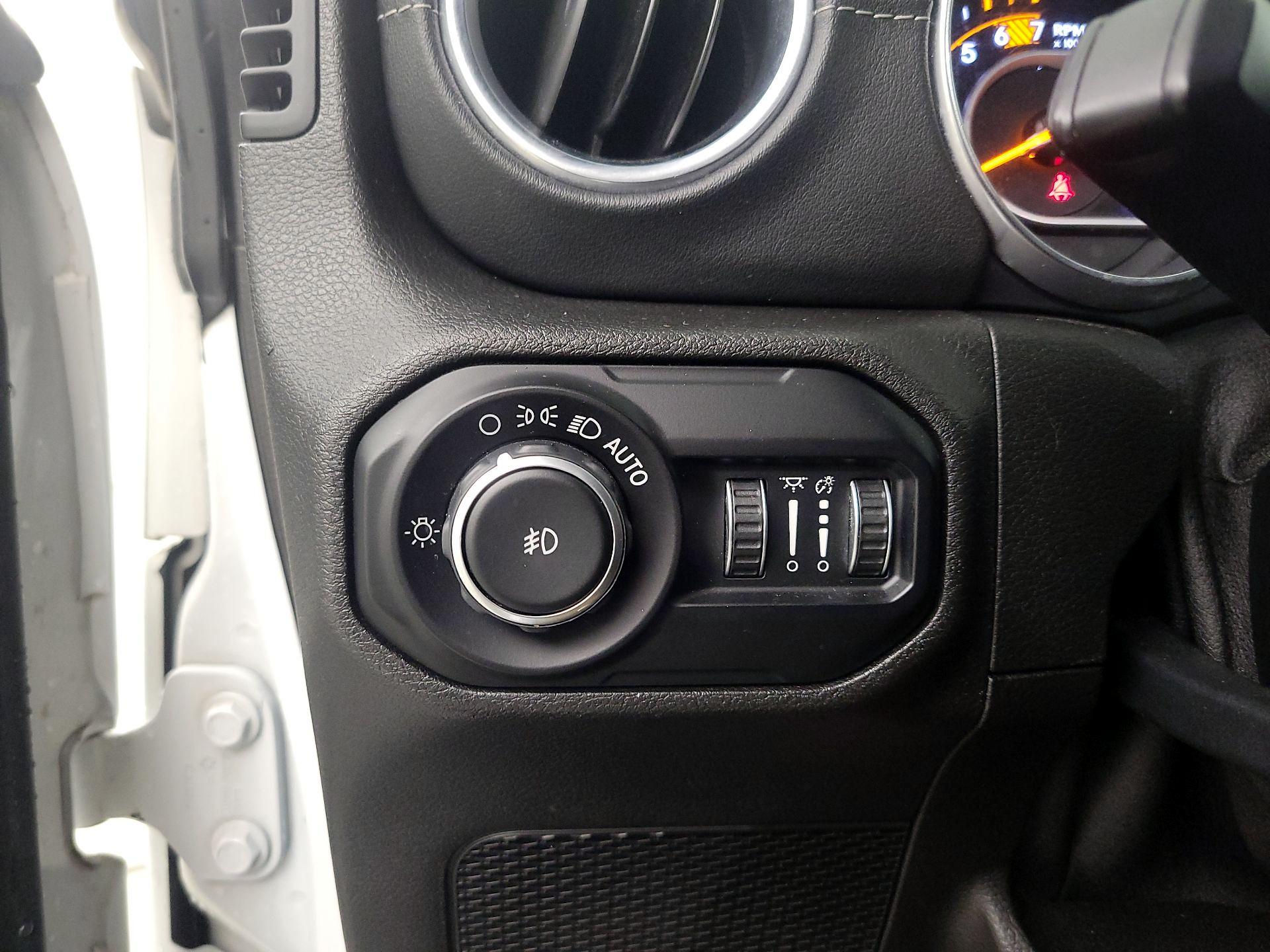 Thumbnail: 2019 Jeep Wrangler - 13