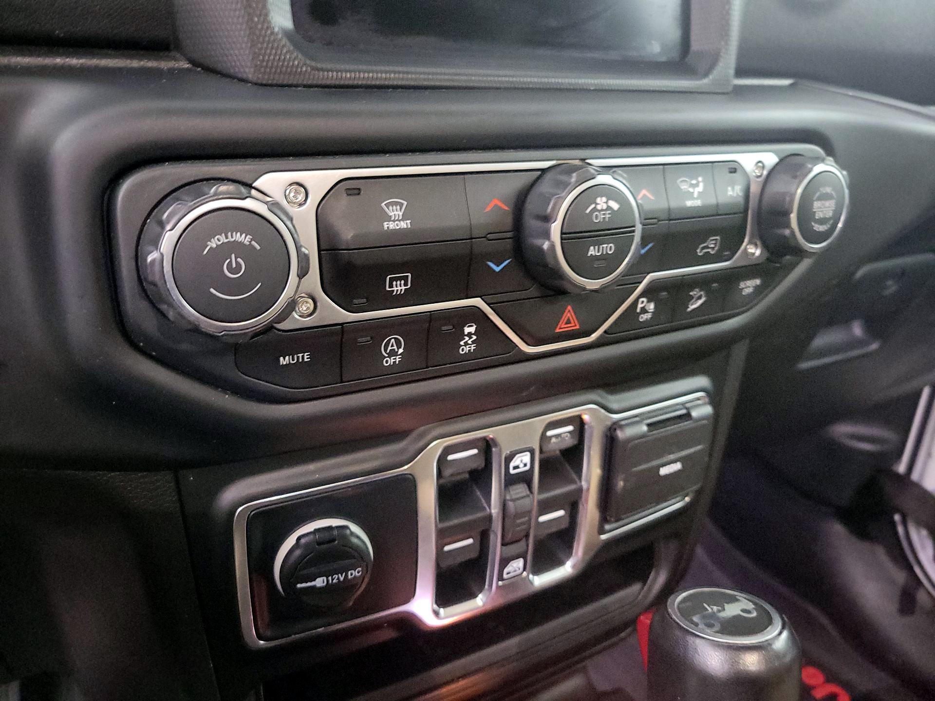 Thumbnail: 2019 Jeep Wrangler - 17