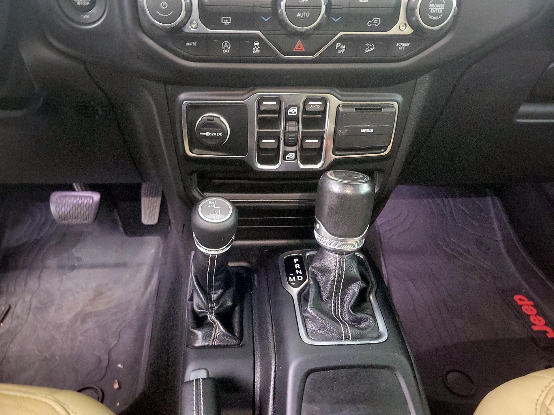 Thumbnail: 2019 Jeep Wrangler - 18