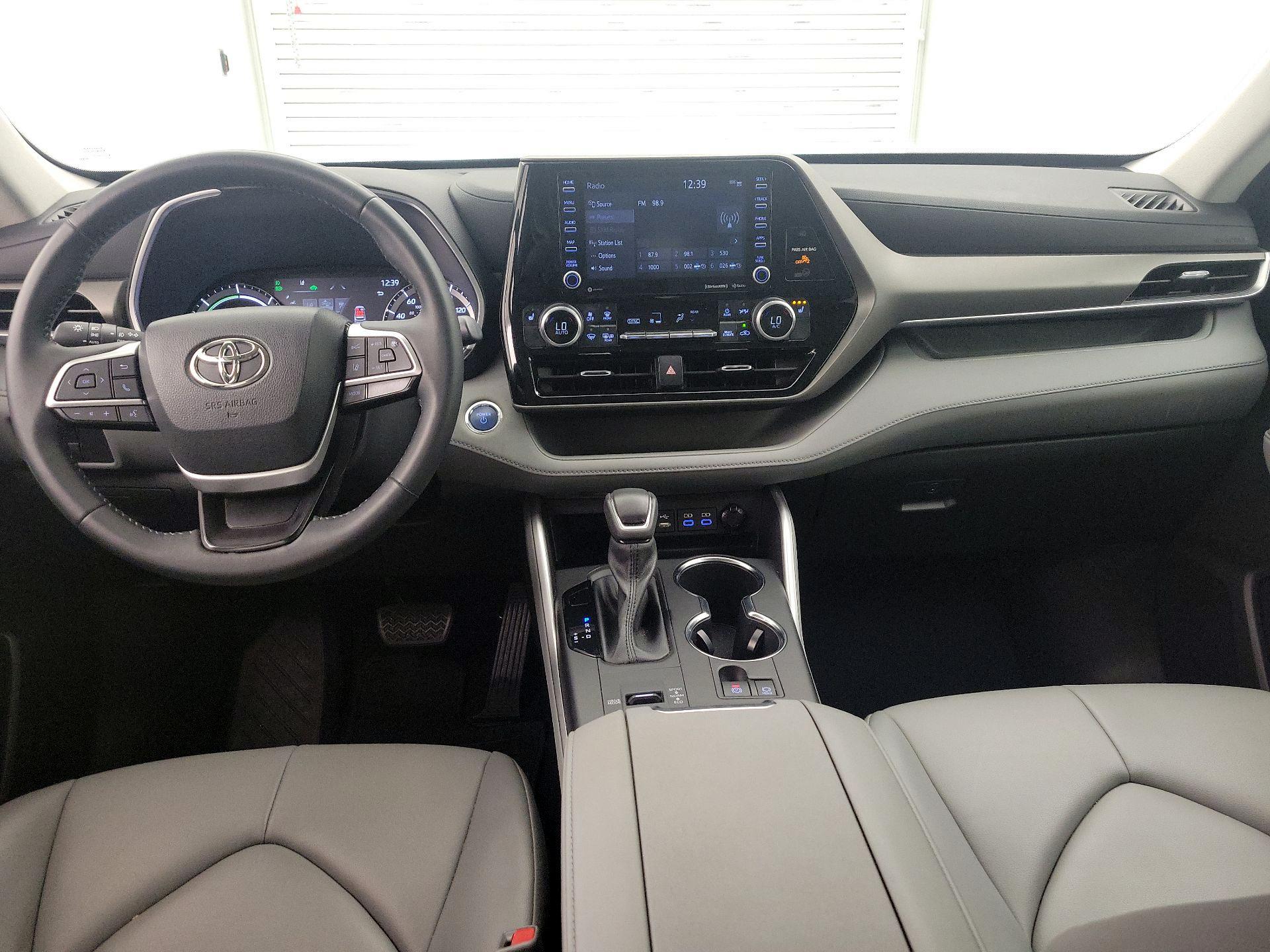 Thumbnail: 2022 Toyota Highlander - 9