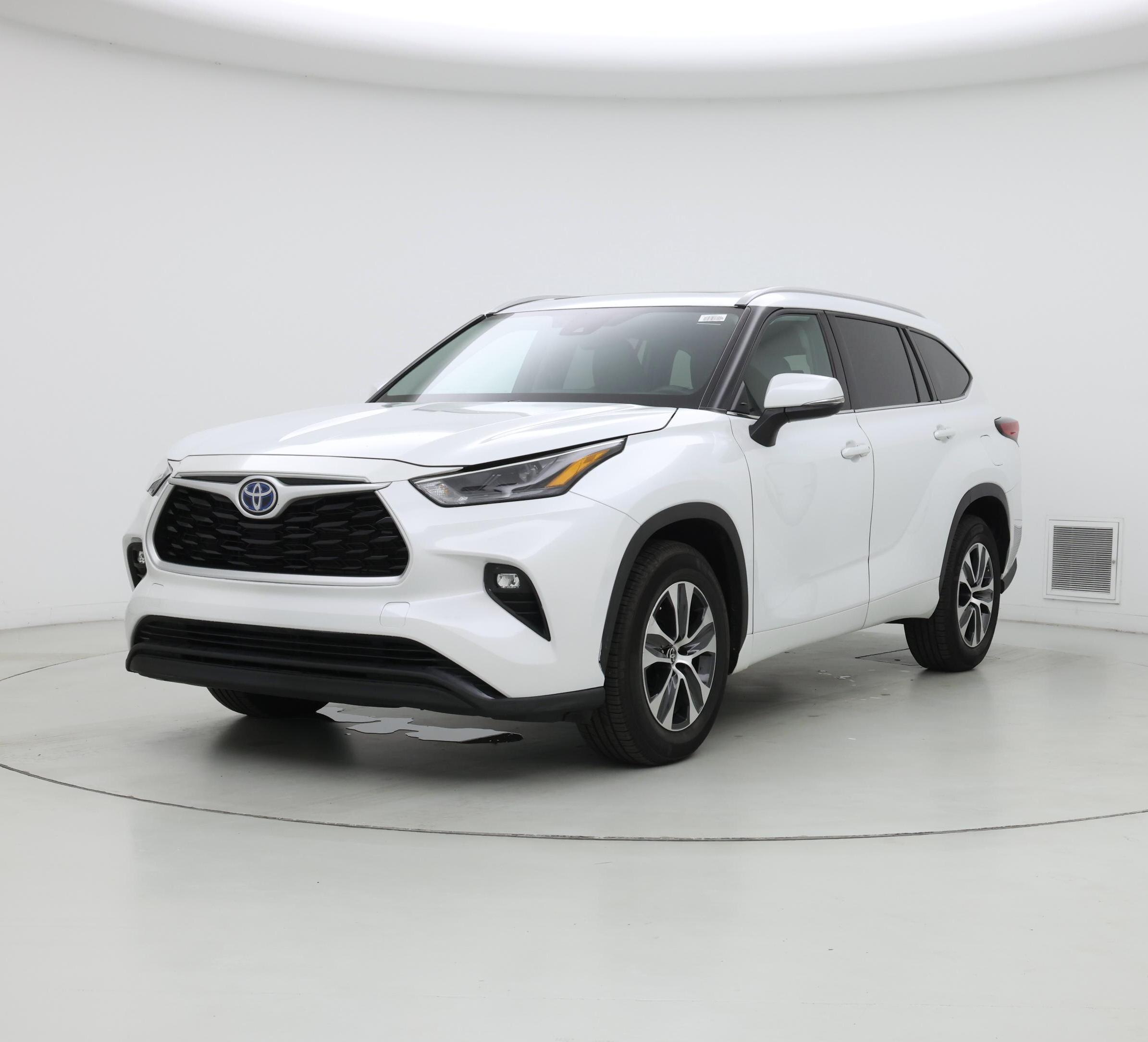 Thumbnail: 2022 Toyota Highlander - 4