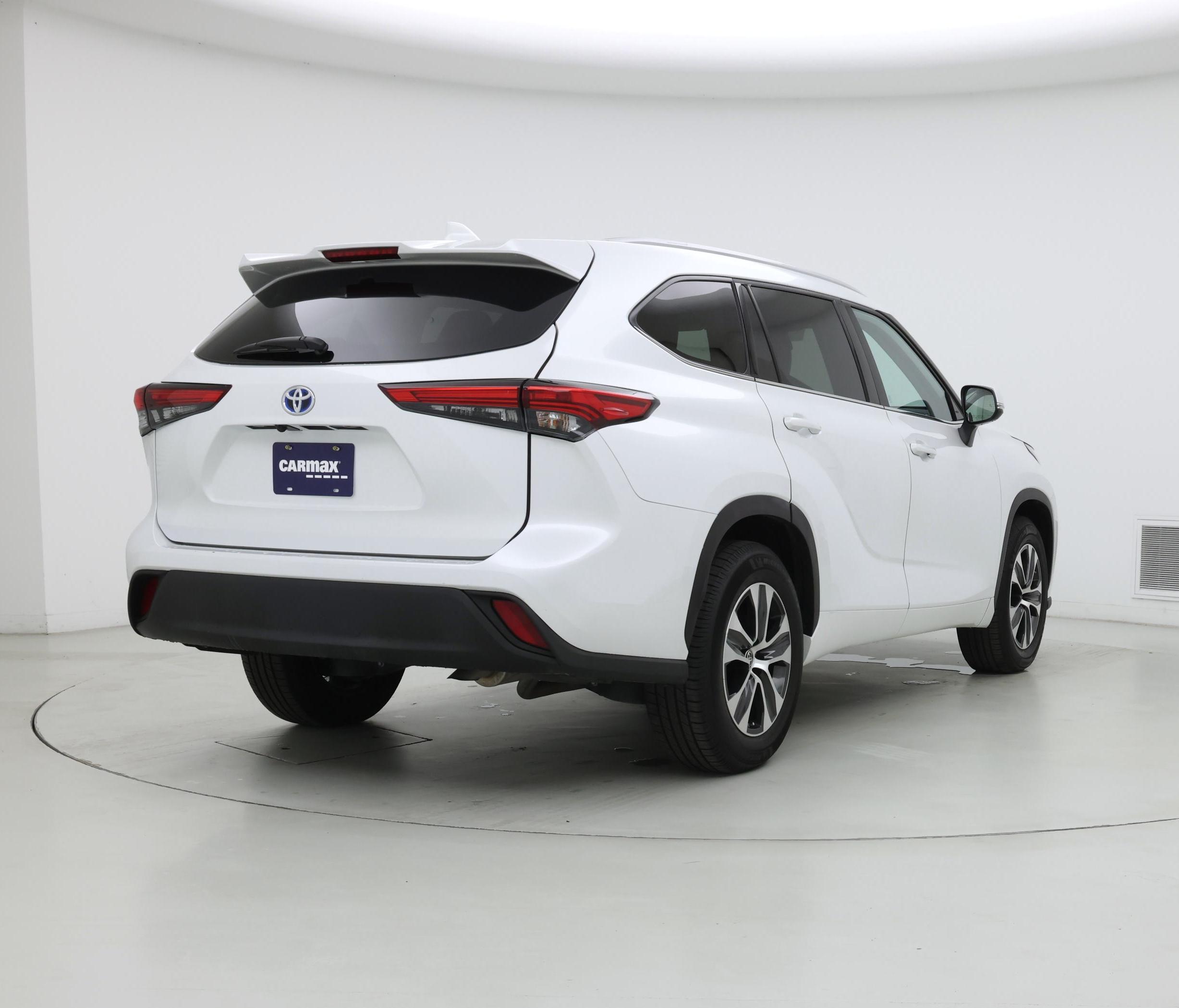 Thumbnail: 2022 Toyota Highlander - 8