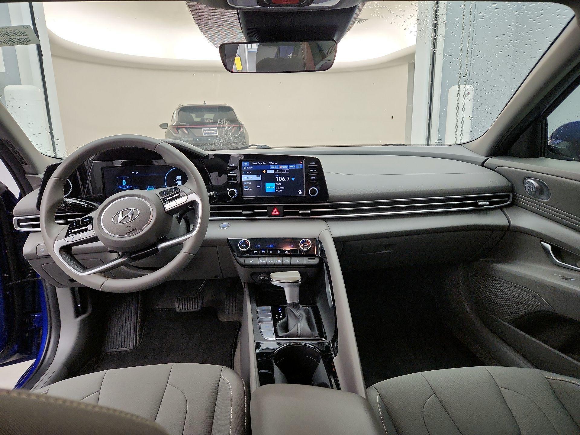 Thumbnail: 2022 Hyundai Elantra - 9