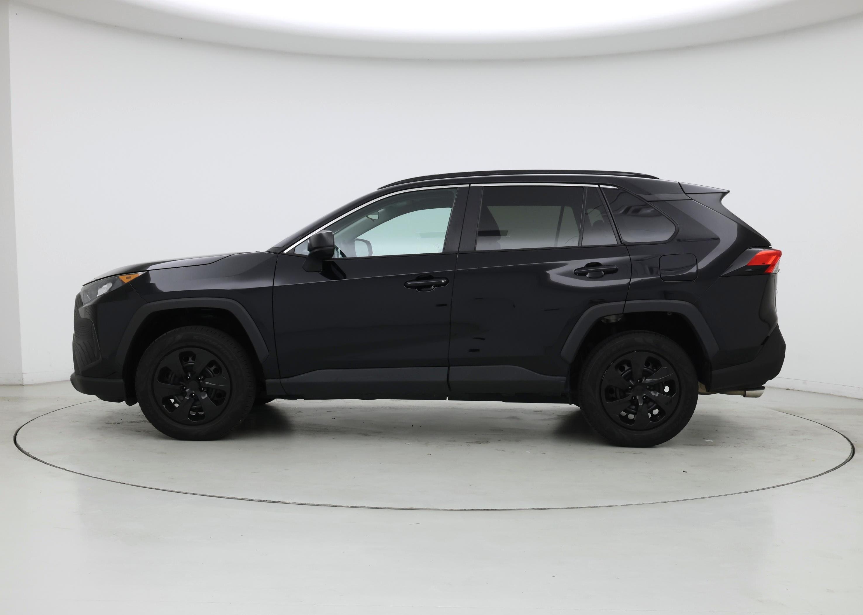 Thumbnail: 2021 Toyota RAV4 - 3
