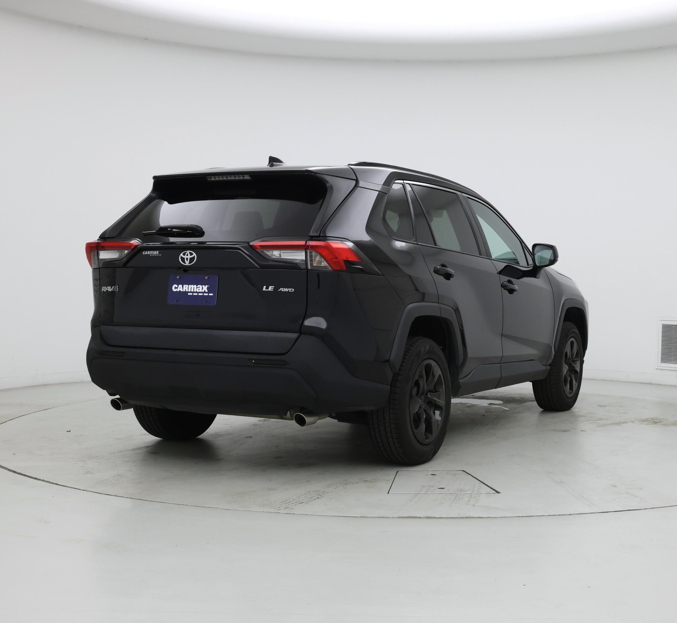 Thumbnail: 2021 Toyota RAV4 - 8