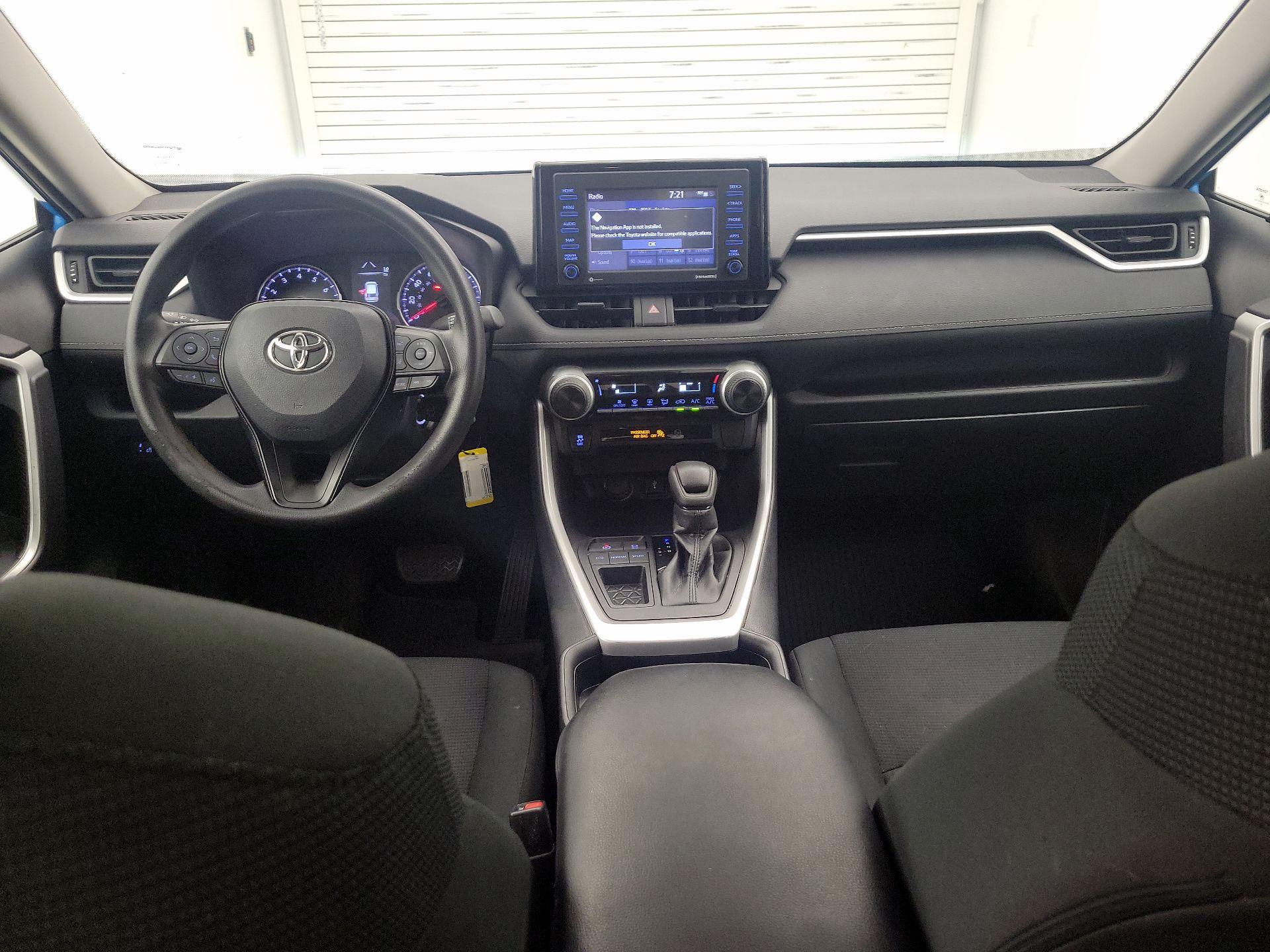Thumbnail: 2021 Toyota RAV4 - 9