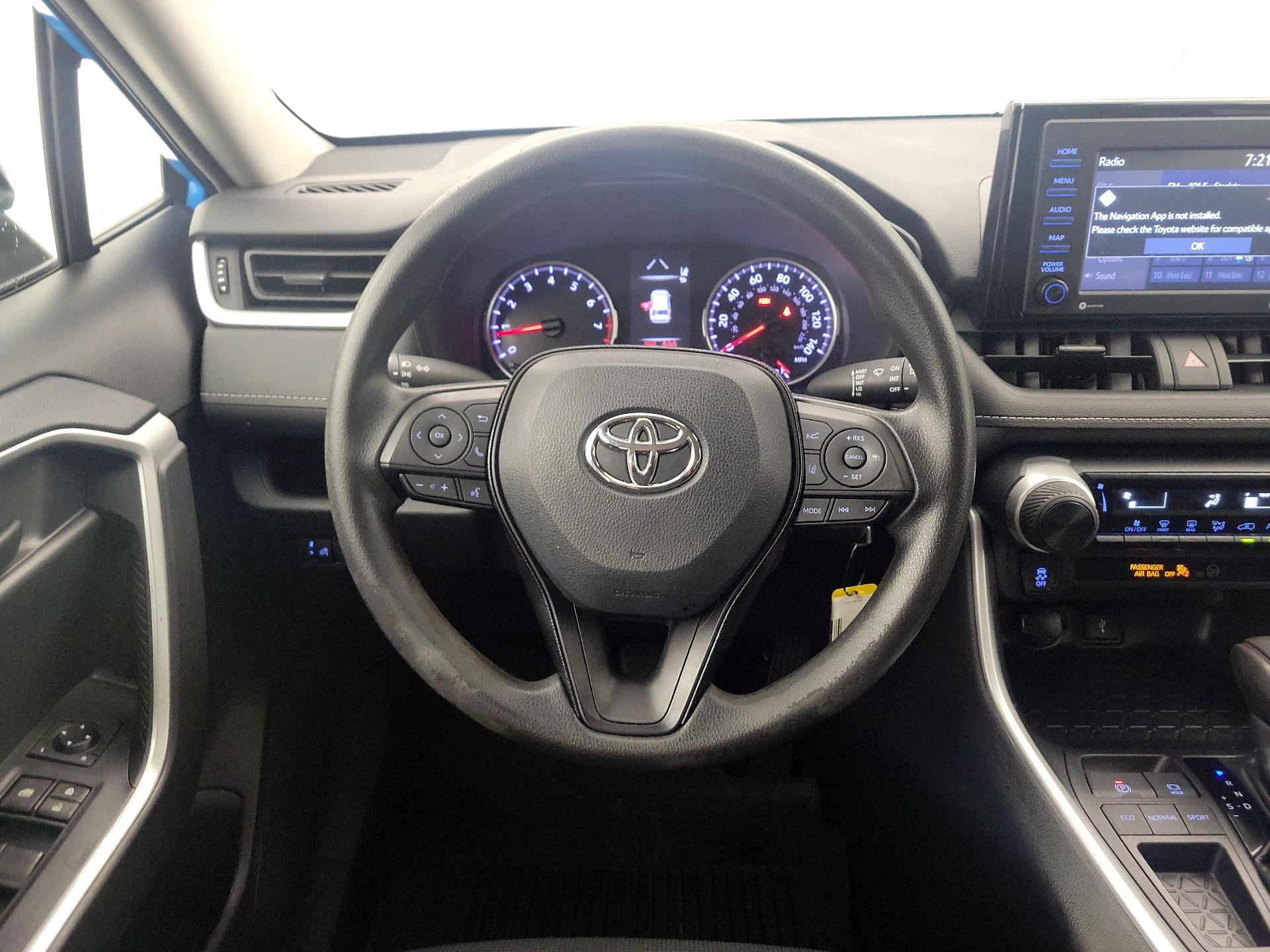 Thumbnail: 2021 Toyota RAV4 - 10