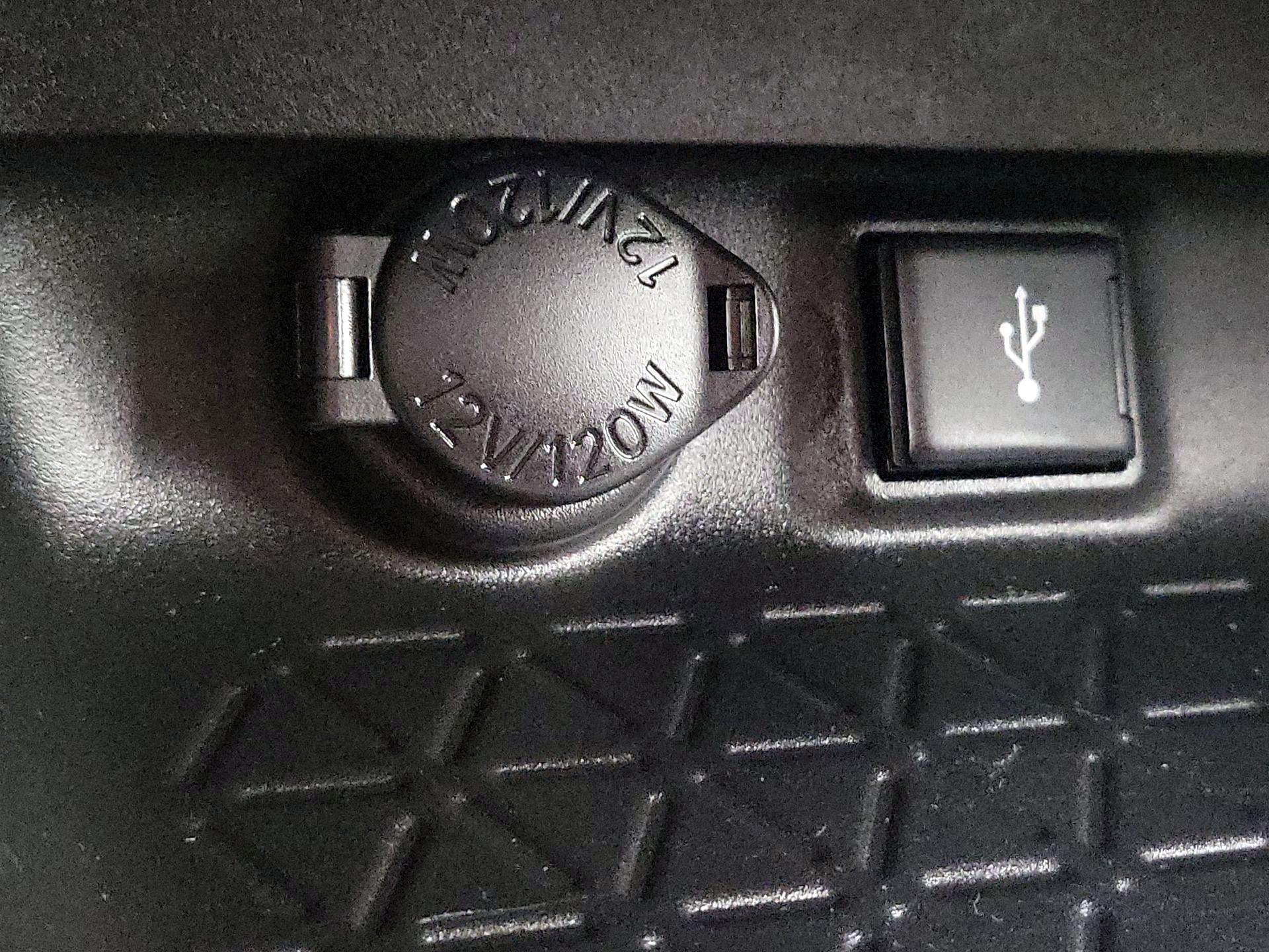 Thumbnail: 2021 Toyota RAV4 - 18