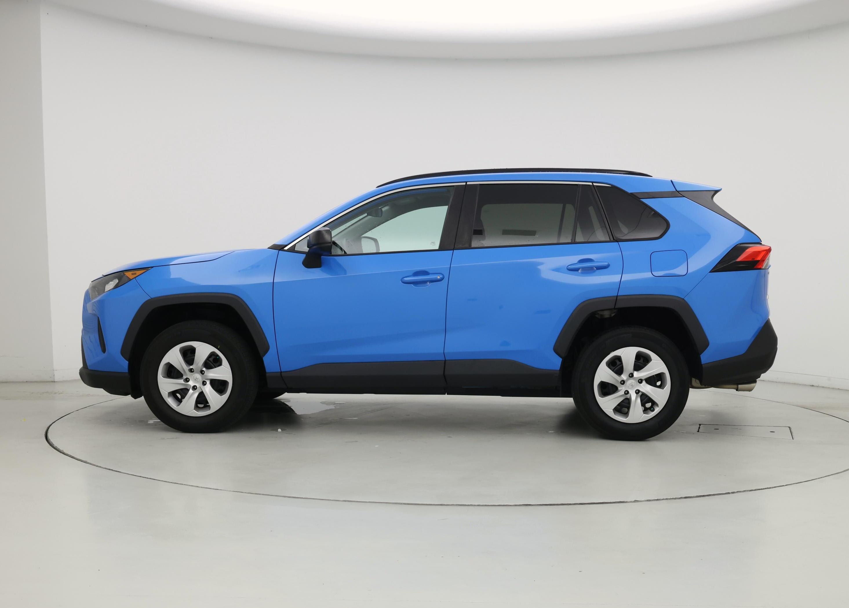 Thumbnail: 2021 Toyota RAV4 - 3