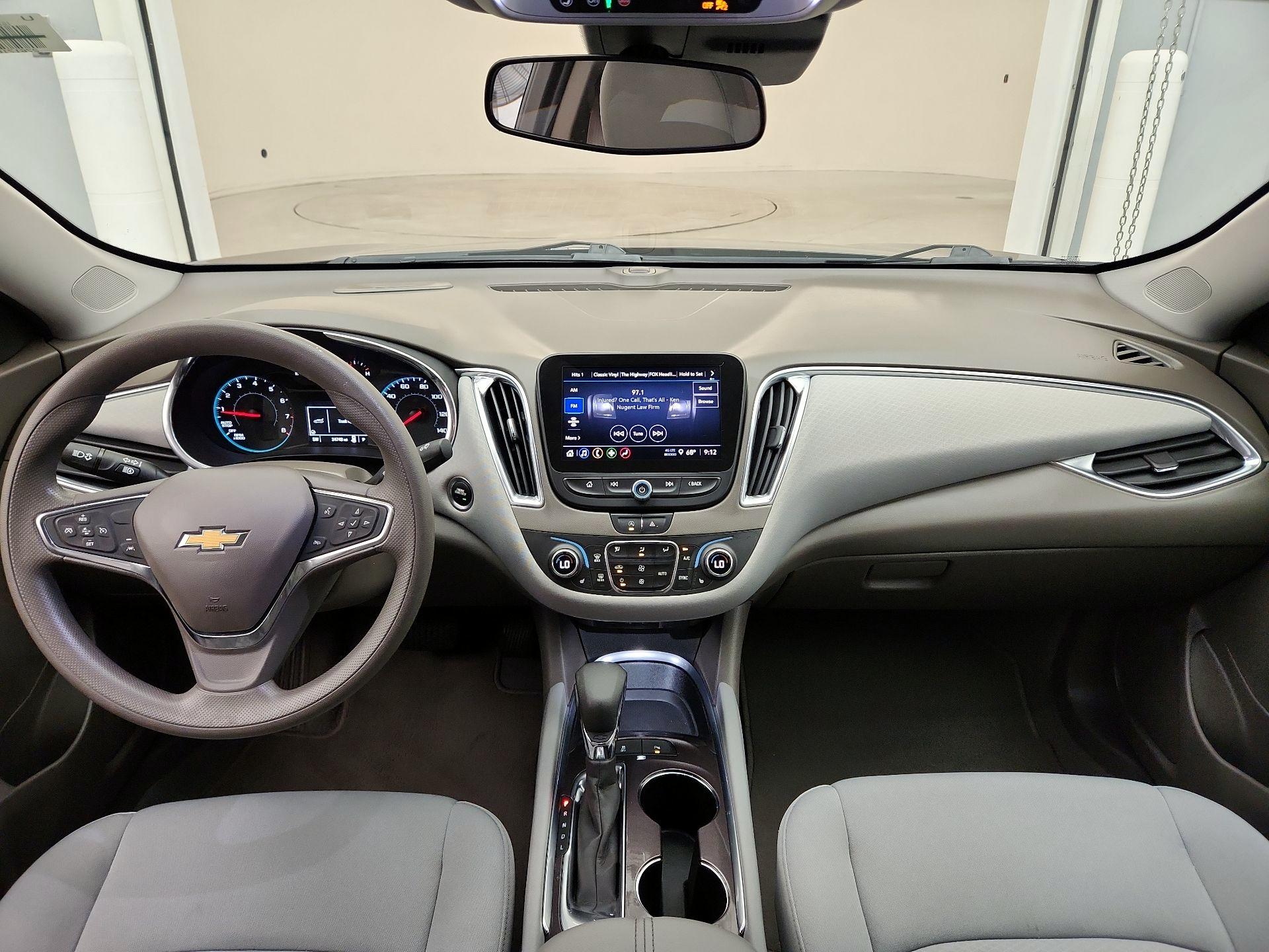 Thumbnail: 2021 Chevrolet Malibu - 9