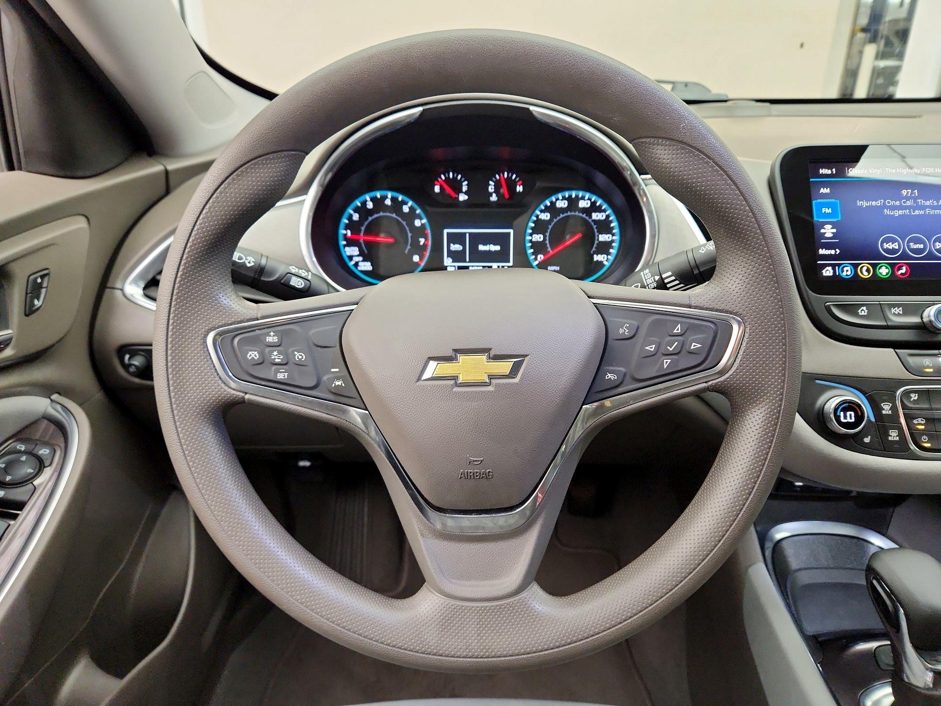 Thumbnail: 2021 Chevrolet Malibu - 10