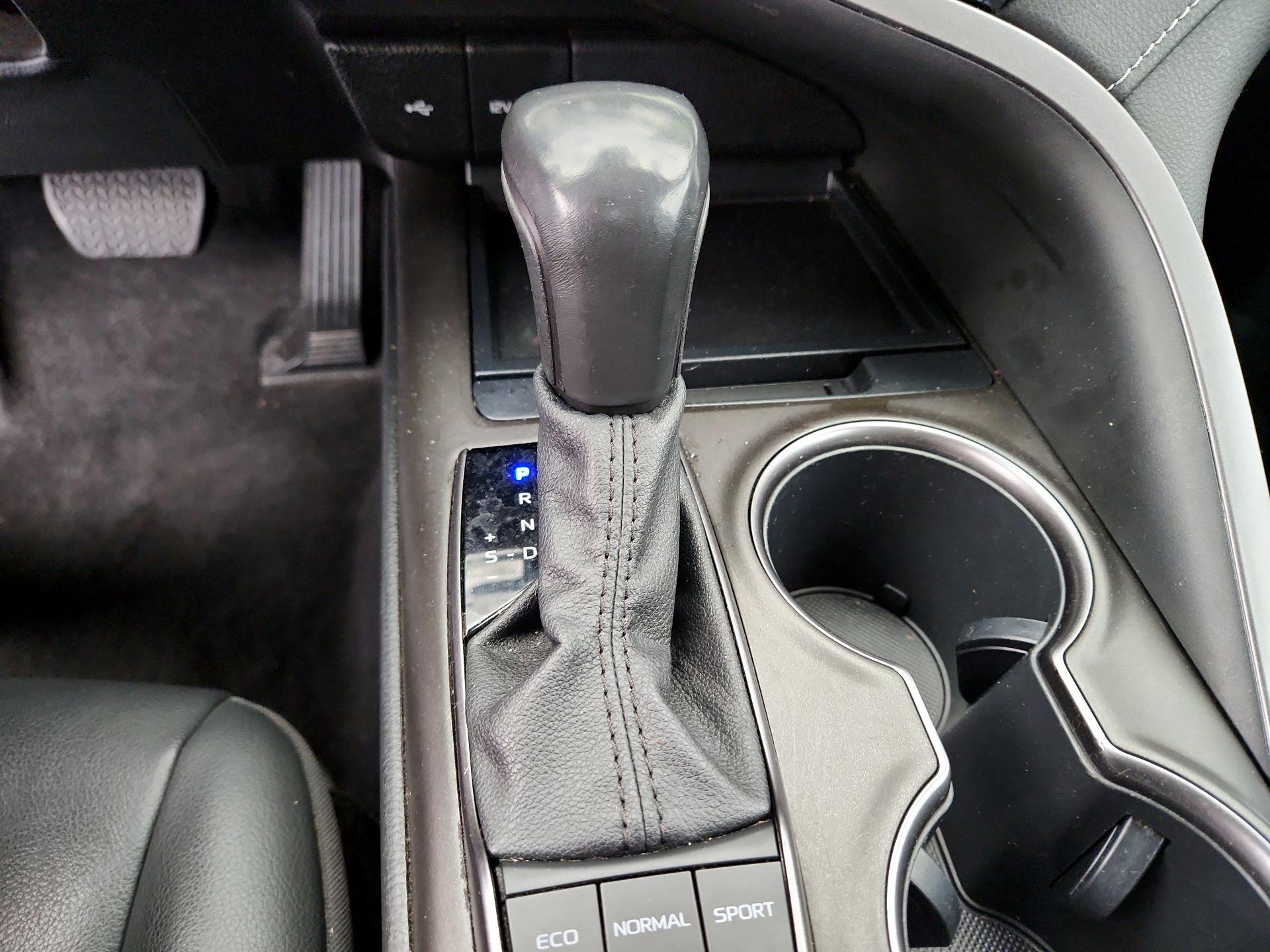 Thumbnail: 2022 Toyota Camry - 17
