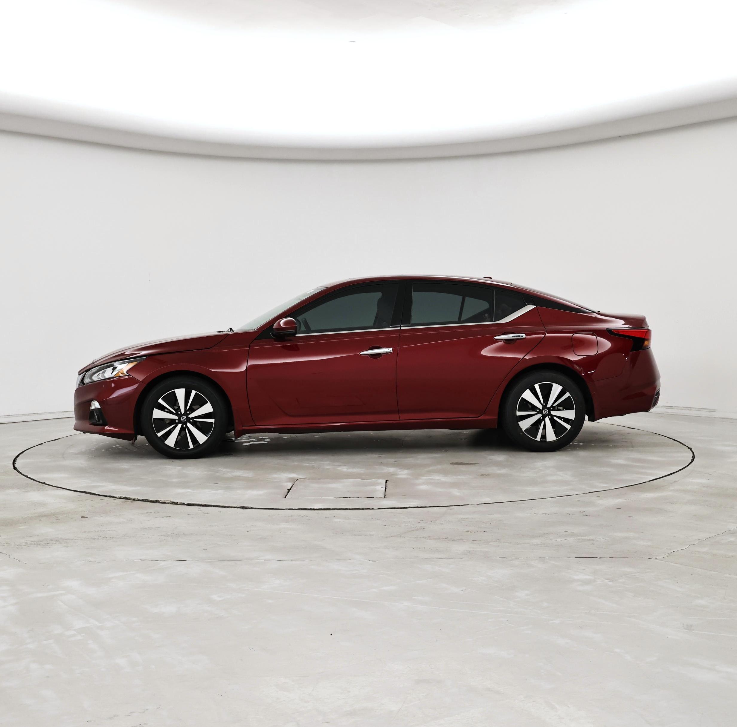 Thumbnail: 2021 Nissan Altima - 3