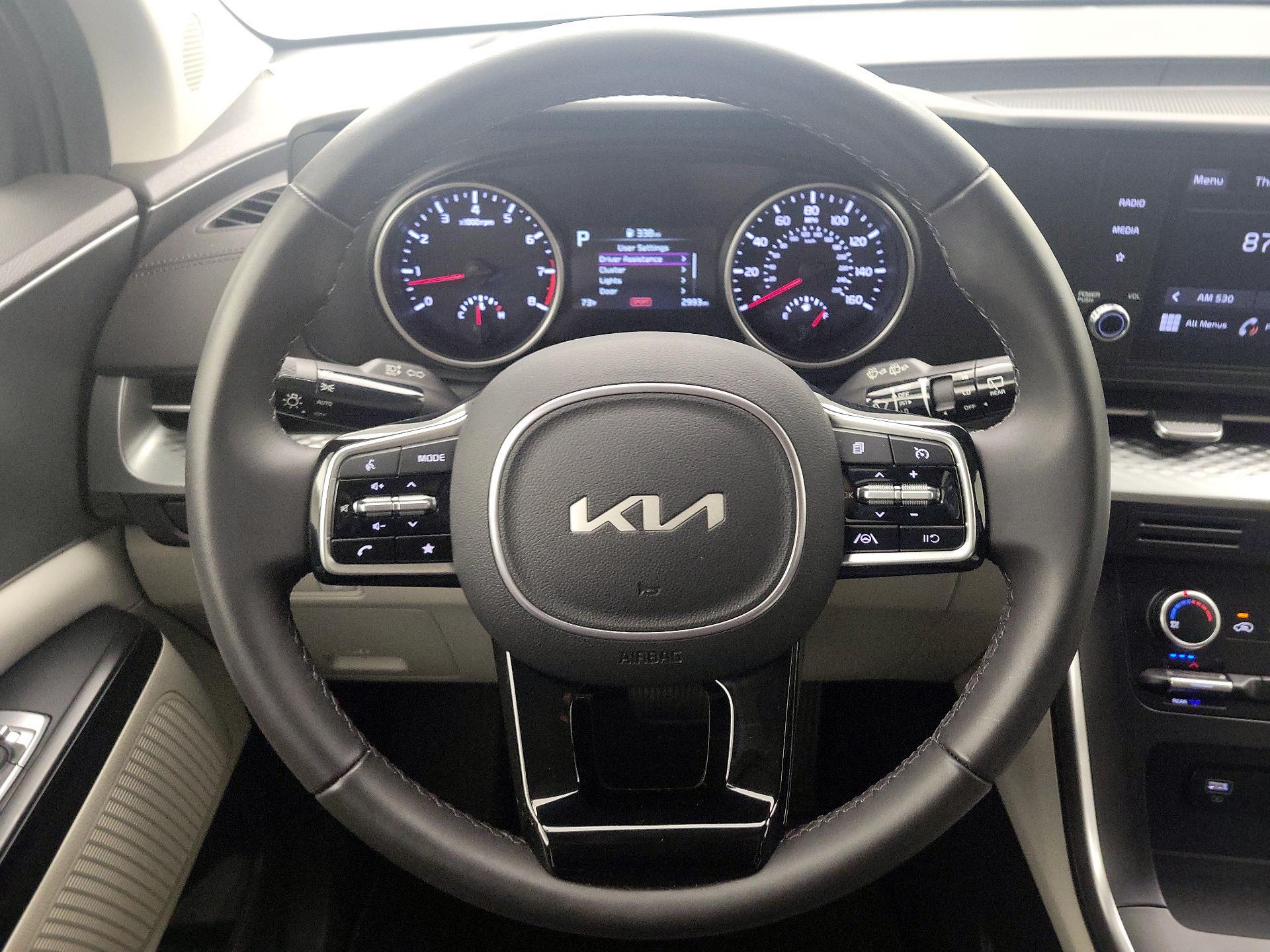 Thumbnail: 2023 Kia Carnival - 10