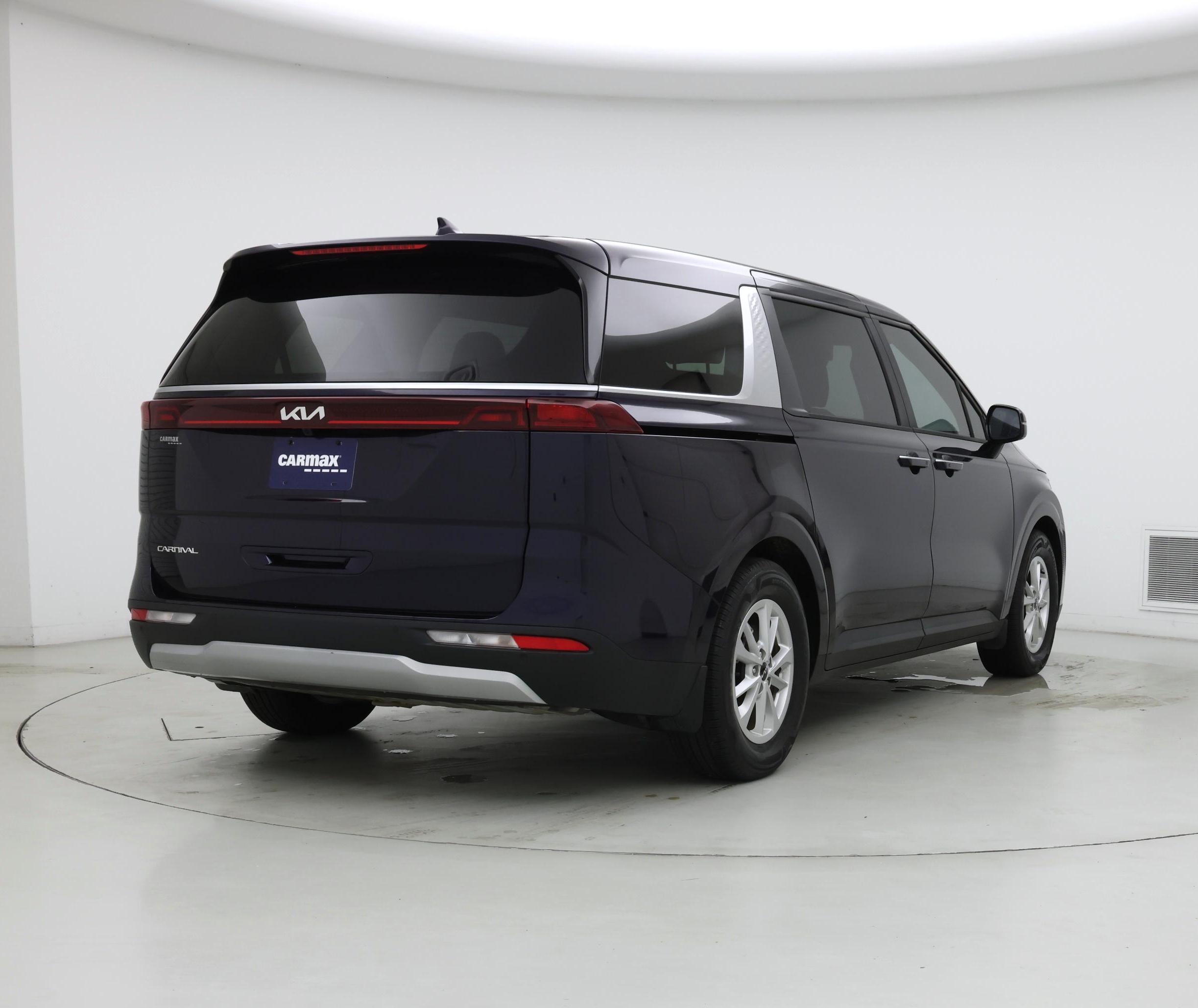 Thumbnail: 2023 Kia Carnival - 8